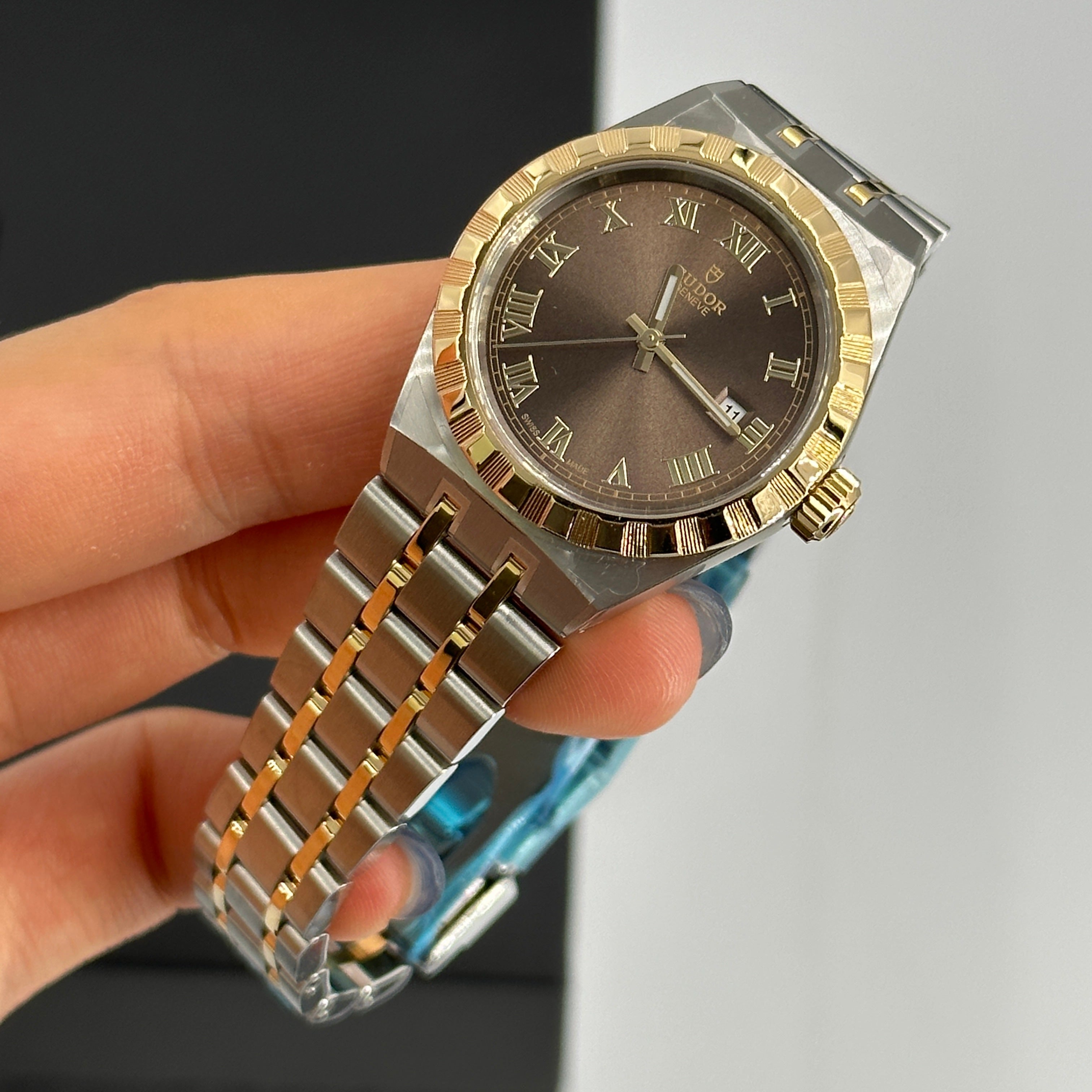 Tudor Tudor Royal 28mm 28303-0008 Choc Roman 2024