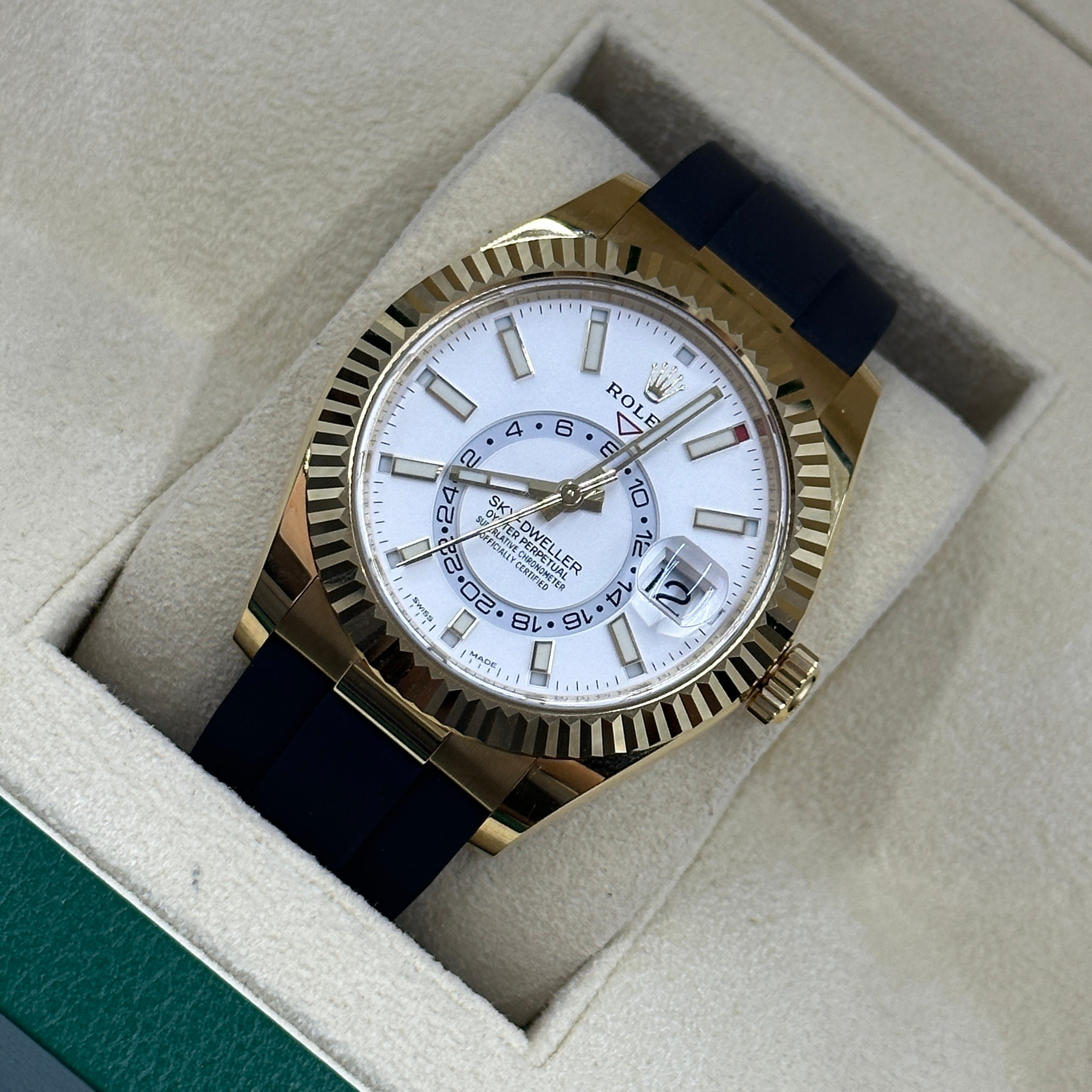 Rolex Sky-Dweller 42 mm 326238 Weiß 2021