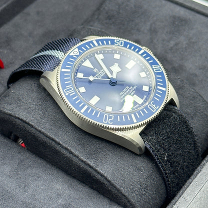 Tudor Pelagos FXD 42 mm 25707B/23-0001 Blauer Stoff 2024