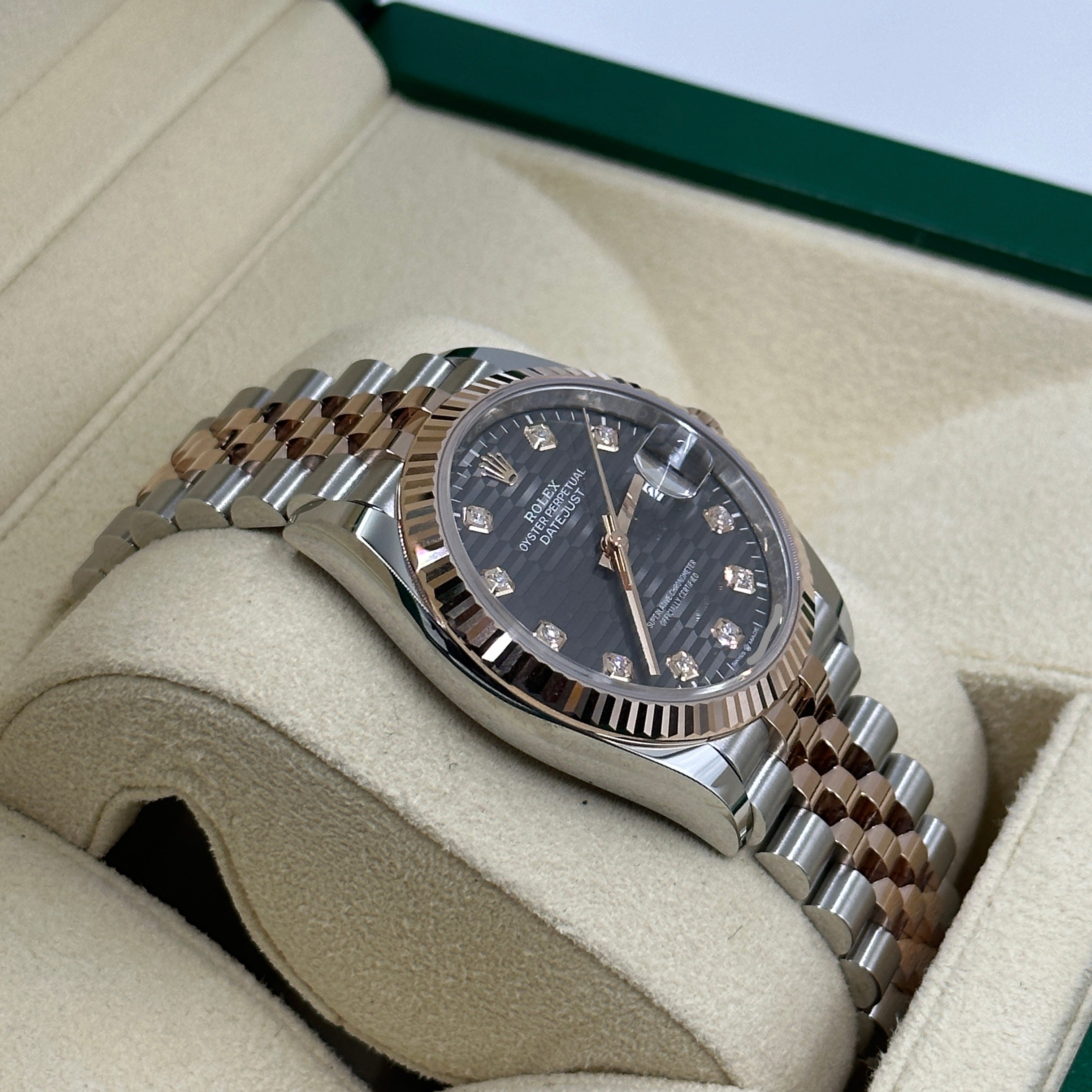 Rolex Datejust 36 126231G Grau geriffeltes Jubiläum 2024