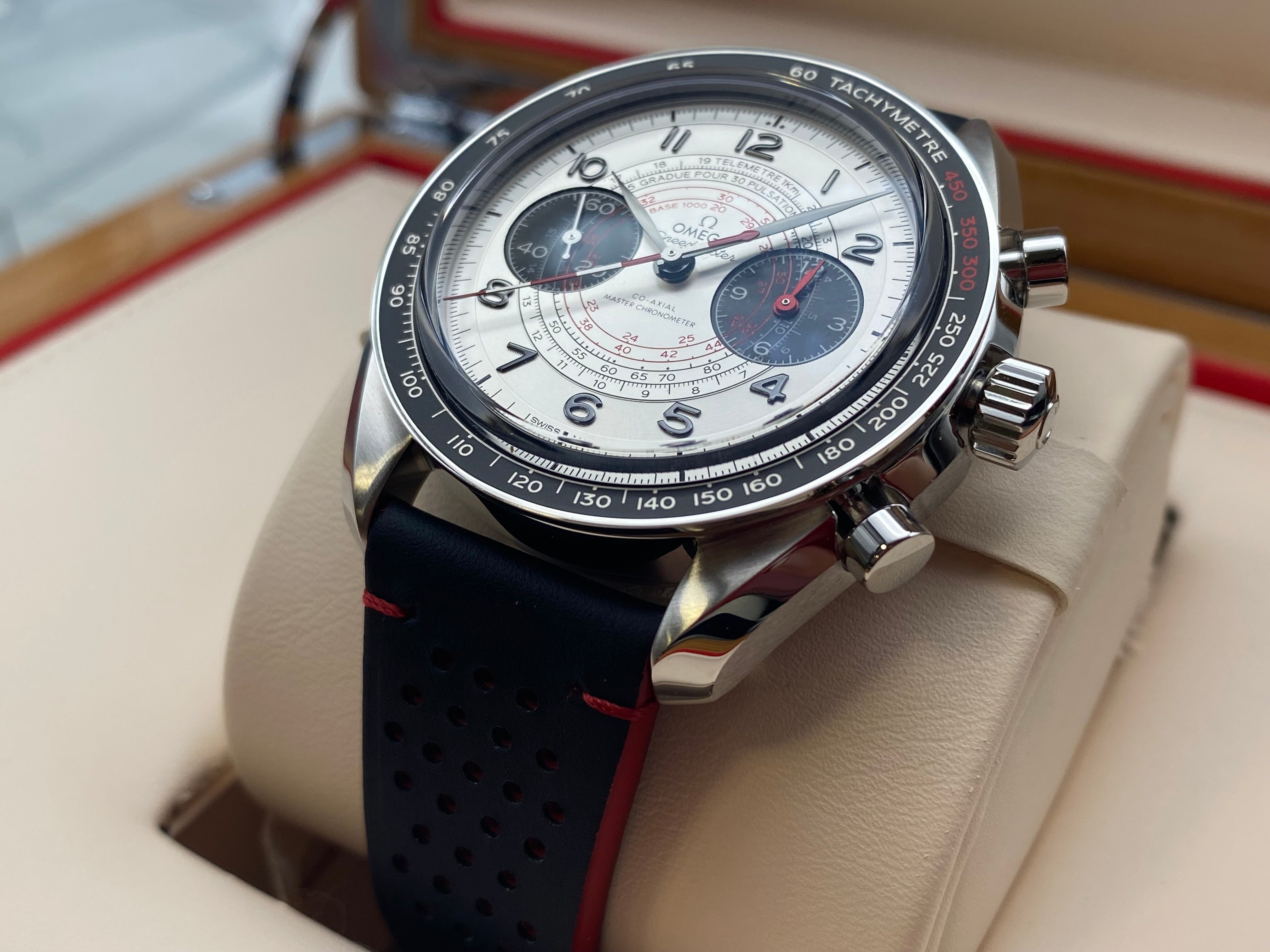 Omega Speedmaster Master Chronometer Chronograph 329.32.43.51.02.001  2026