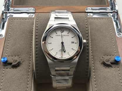 Girard Perregaux Laureato 41mm 81000-11-131-11A 2022