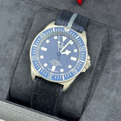 Tudor Pelagos FXD 42 mm 25707B/23-0001 Blauer Stoff 2024