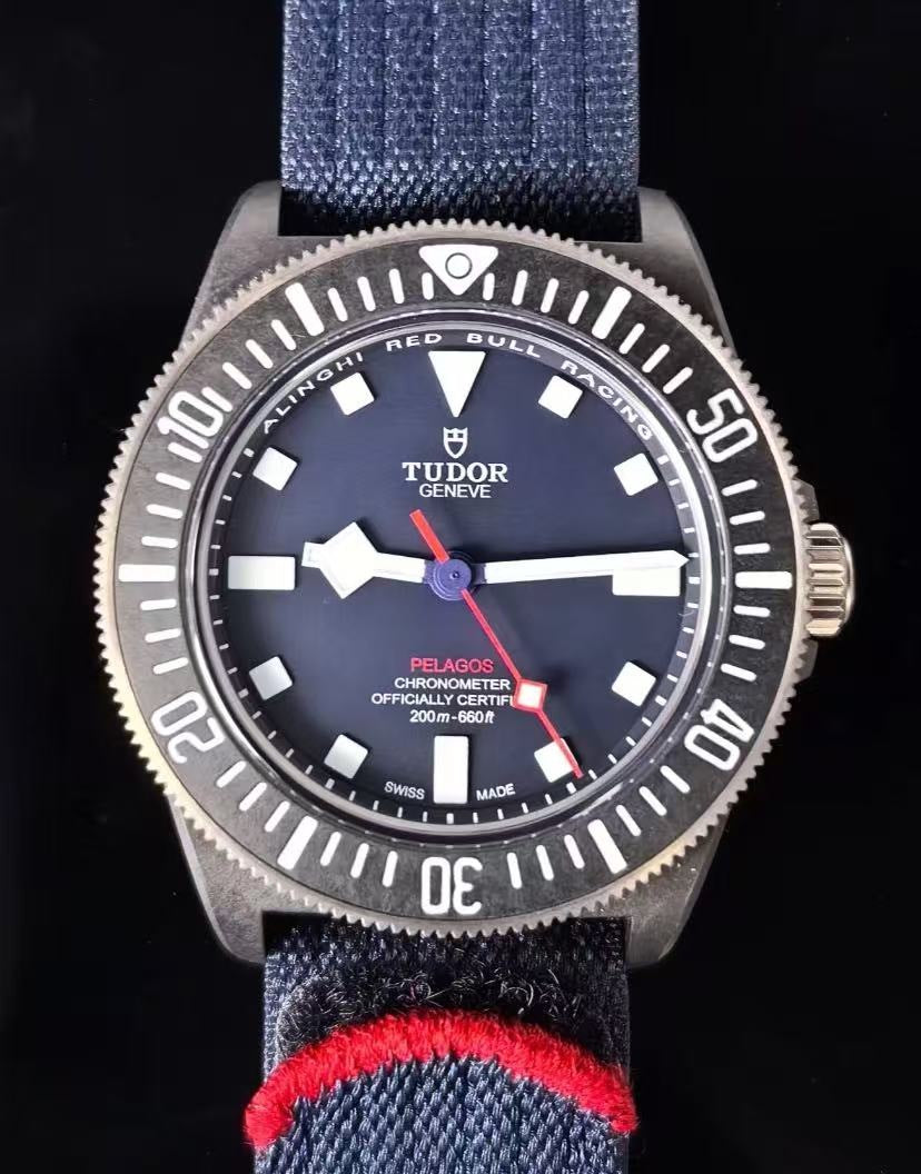 Tudor Pelagos FXD 42 mm 25707Kn-0001 Blauer Stoff 2025