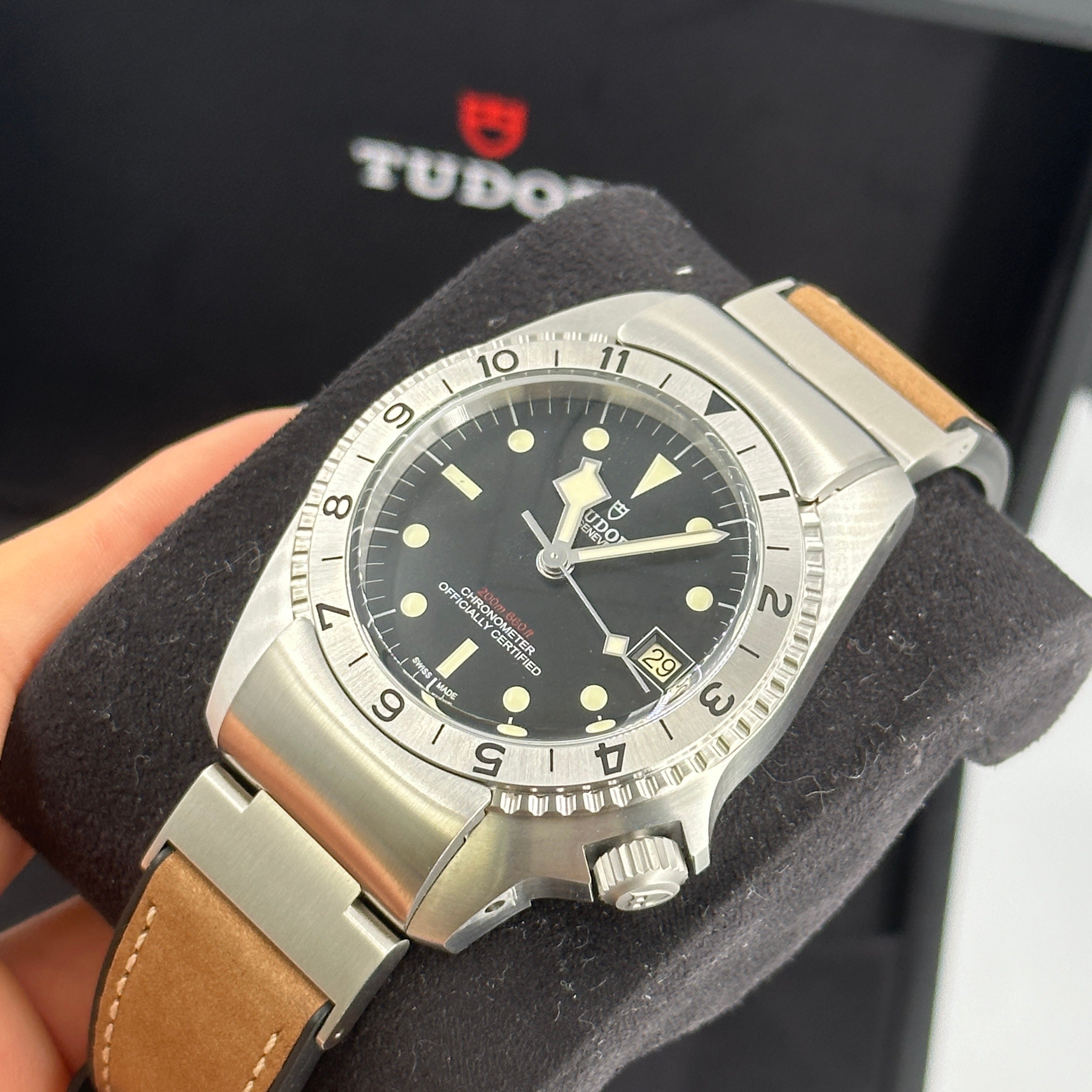 Tudor Black Bay P01 42 mm 70150-0001 Schwarzes Leder 2024
