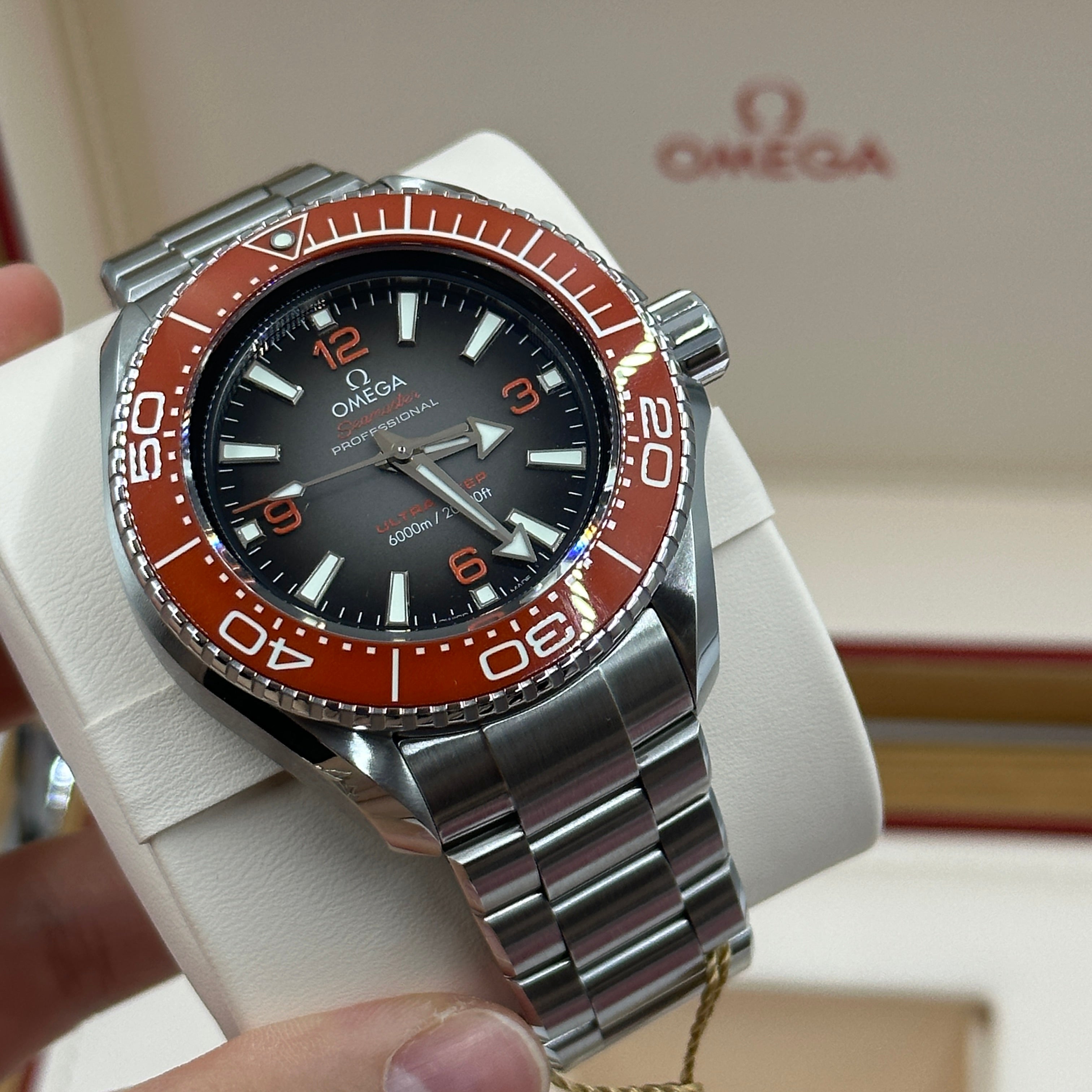 Omega Seamaster Planet Ocean 6000M 45,5 mm 215.30.46.21.06.001 2023