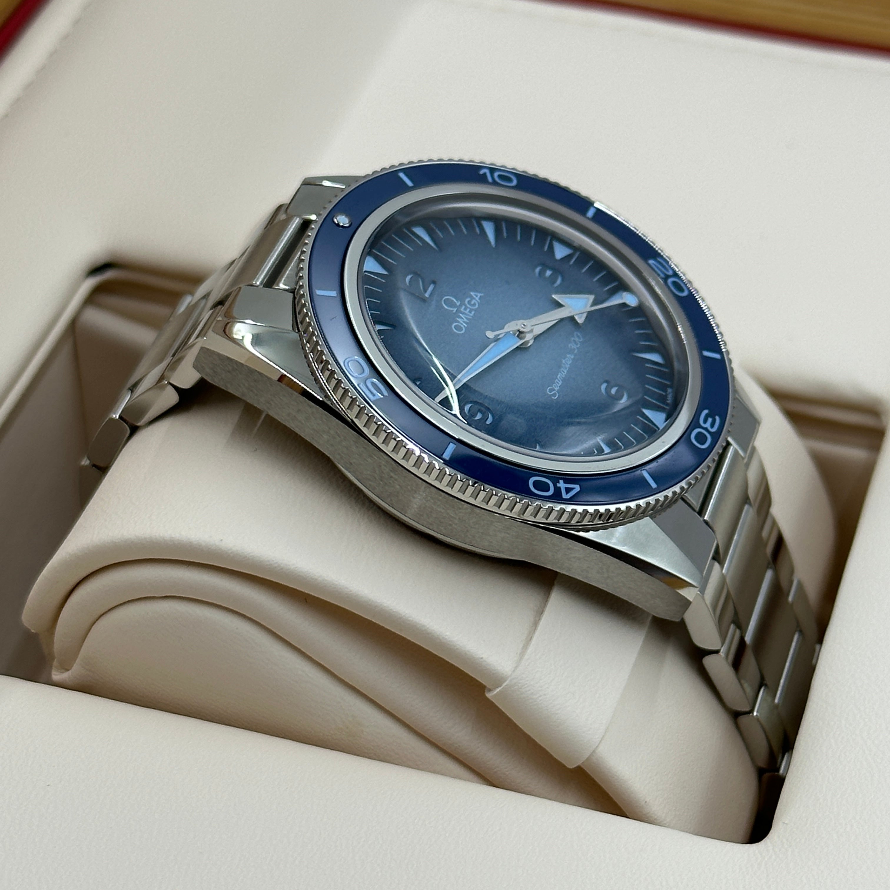 Omega Seamaster 300 Master Chronometer 41mm 234.30.41.21.03.002 2023