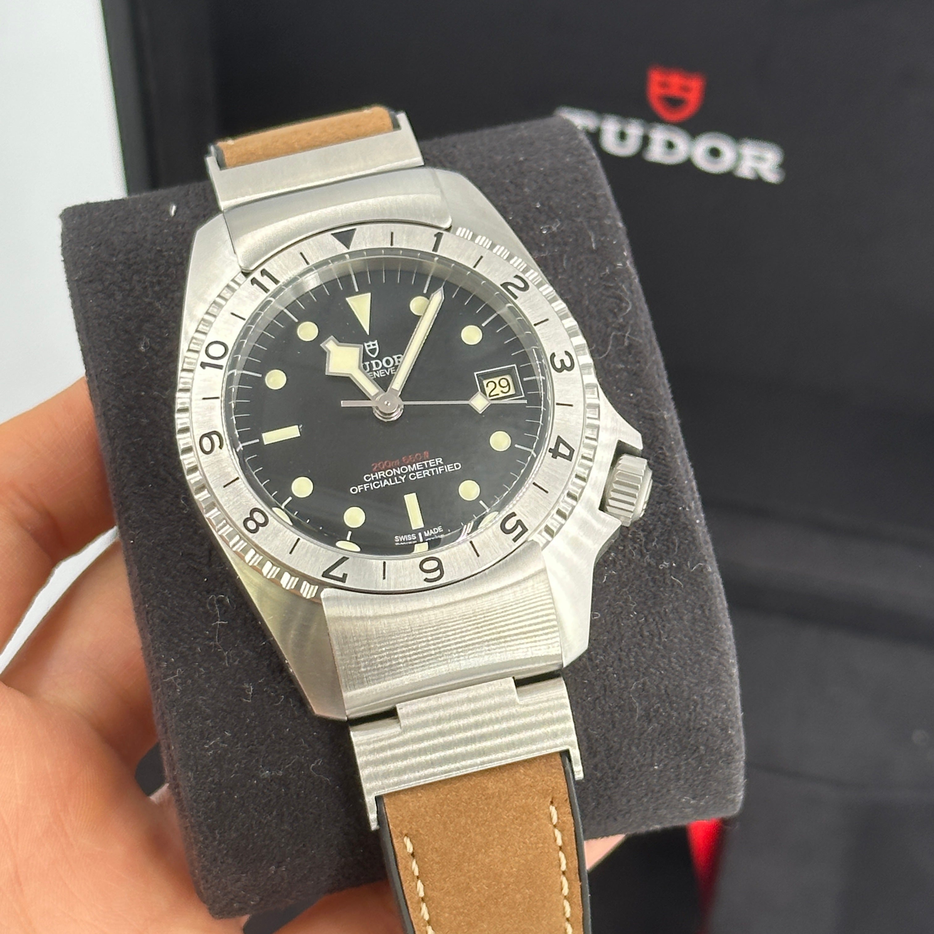 Tudor Black Bay P01 42 mm 70150-0001 Schwarzes Leder 2024