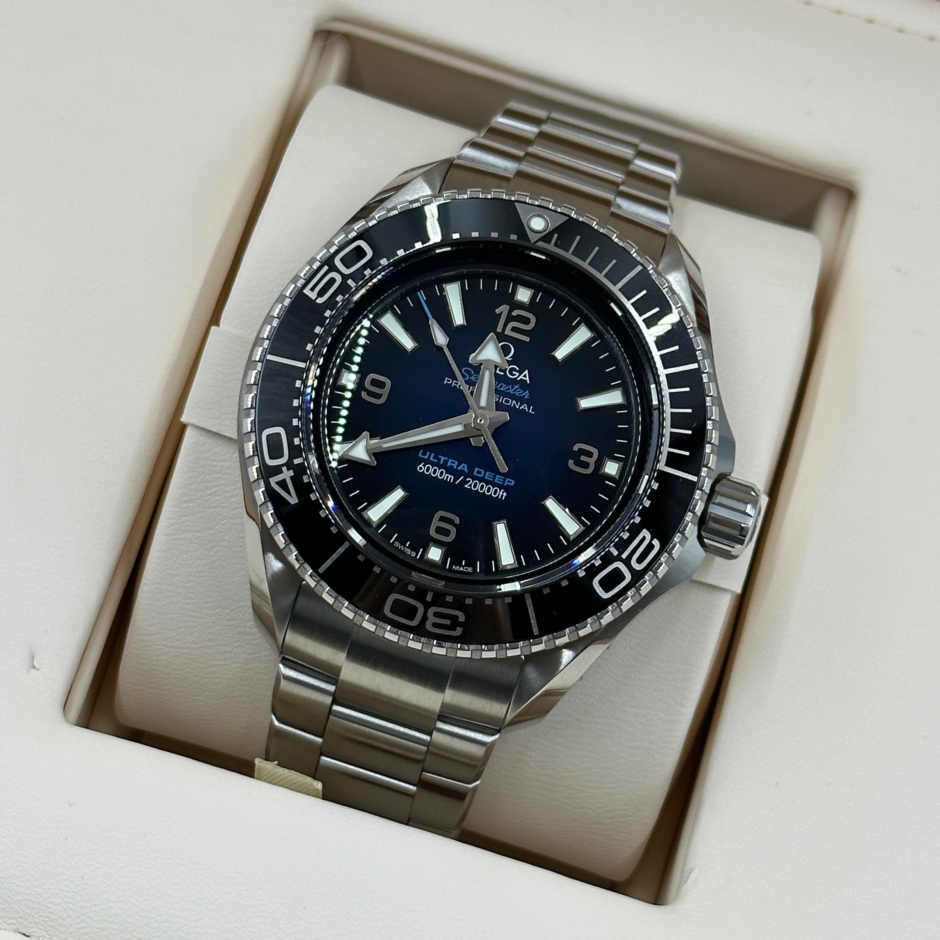Omega Seamaster Planet Ocean 6000M 45,5 mm 215.30.46.21.03.001 2023
