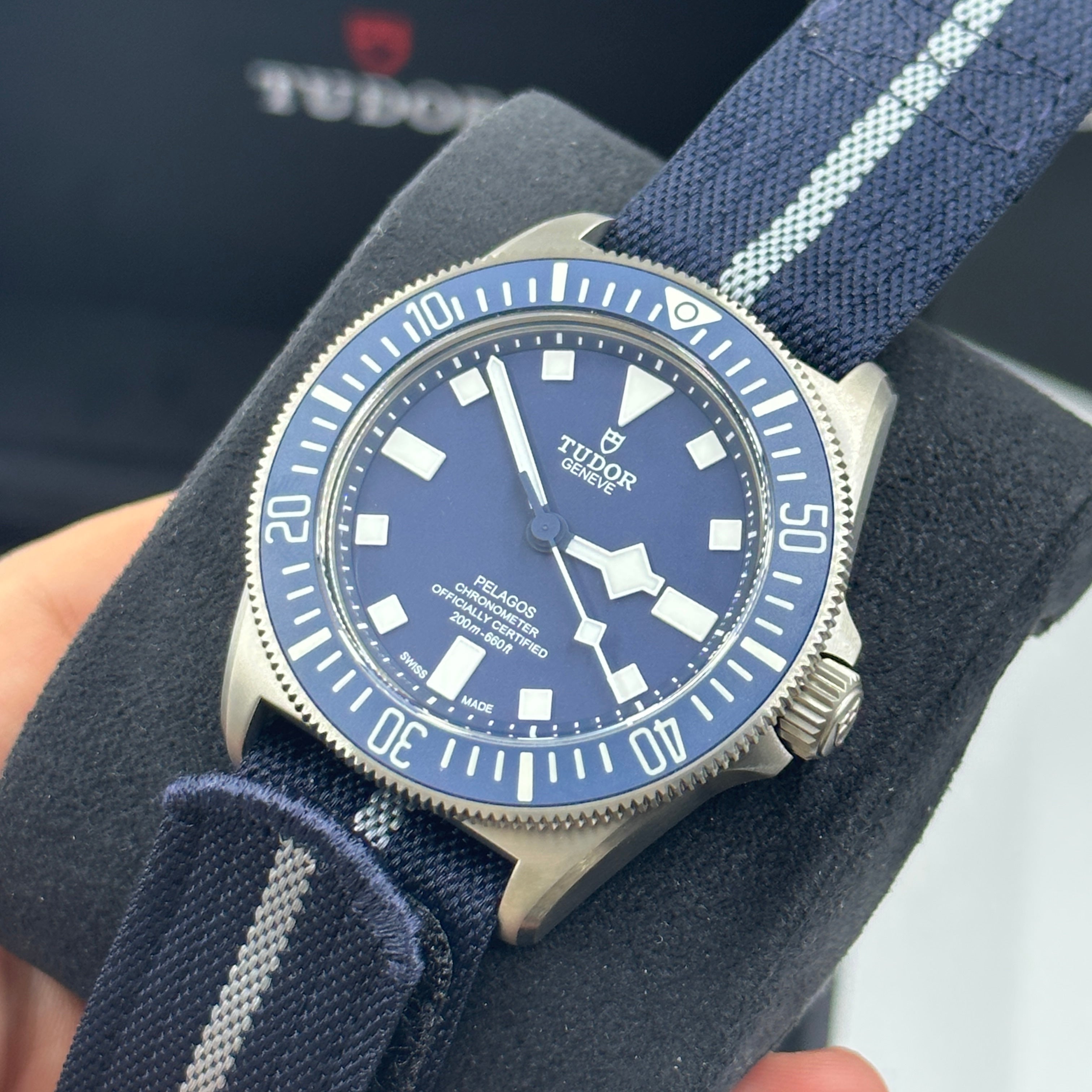 Tudor Pelagos FXD 42 mm 25707B/24 Blauer Stoff 2024
