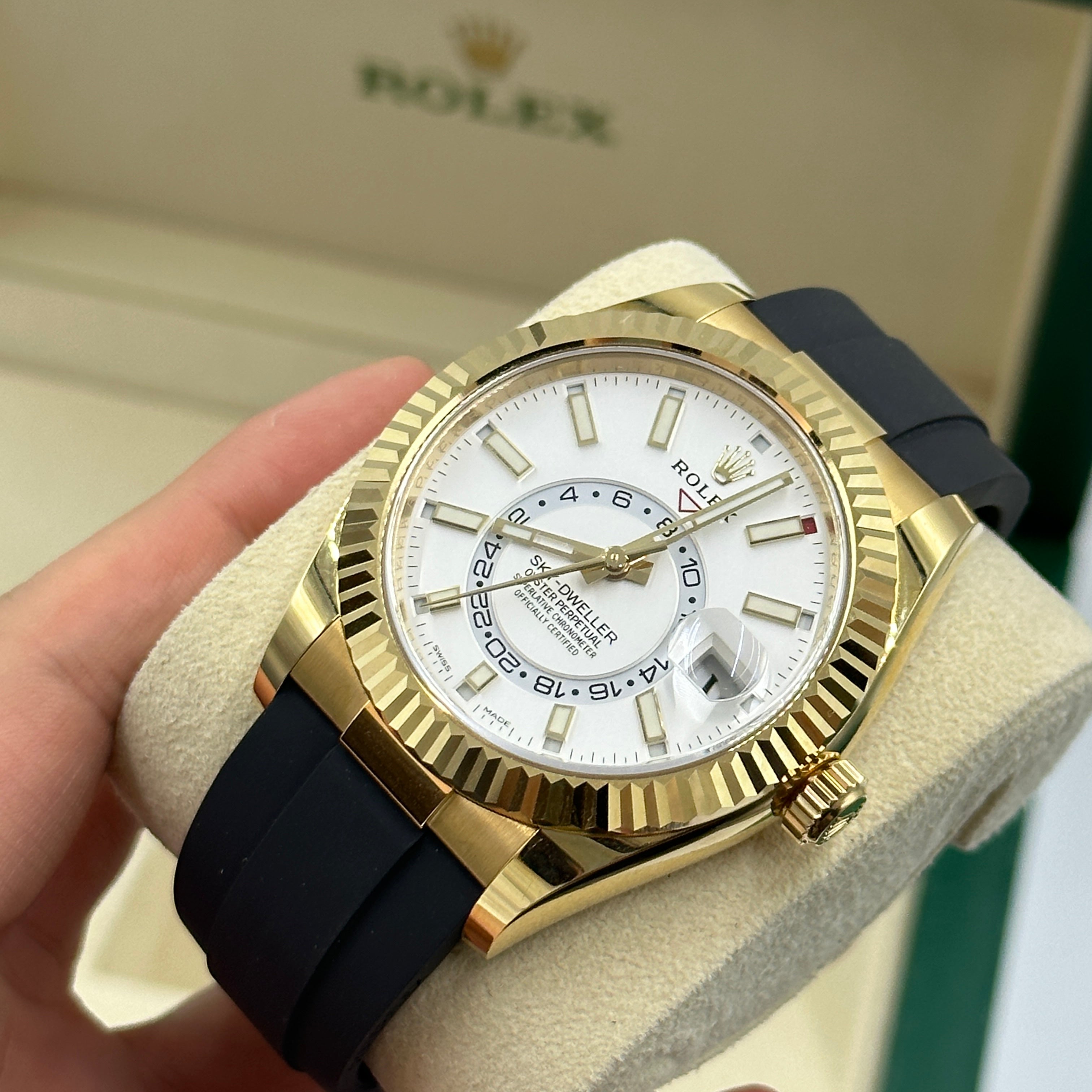 Rolex Sky-Dweller 42 mm 326238 Weiß 2021
