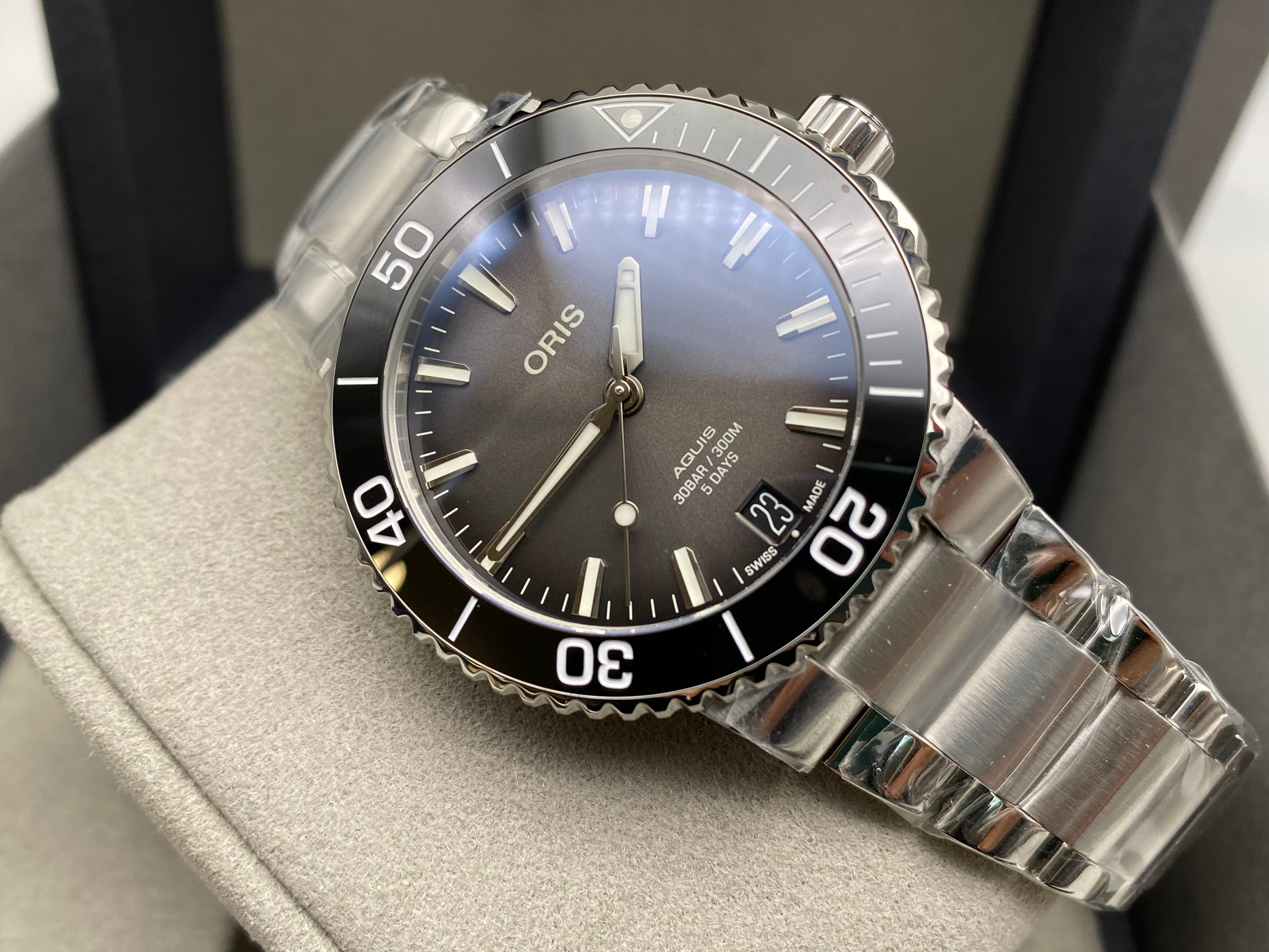 Oris Aquis 41,5 mm 01 400 7769 4154 2025