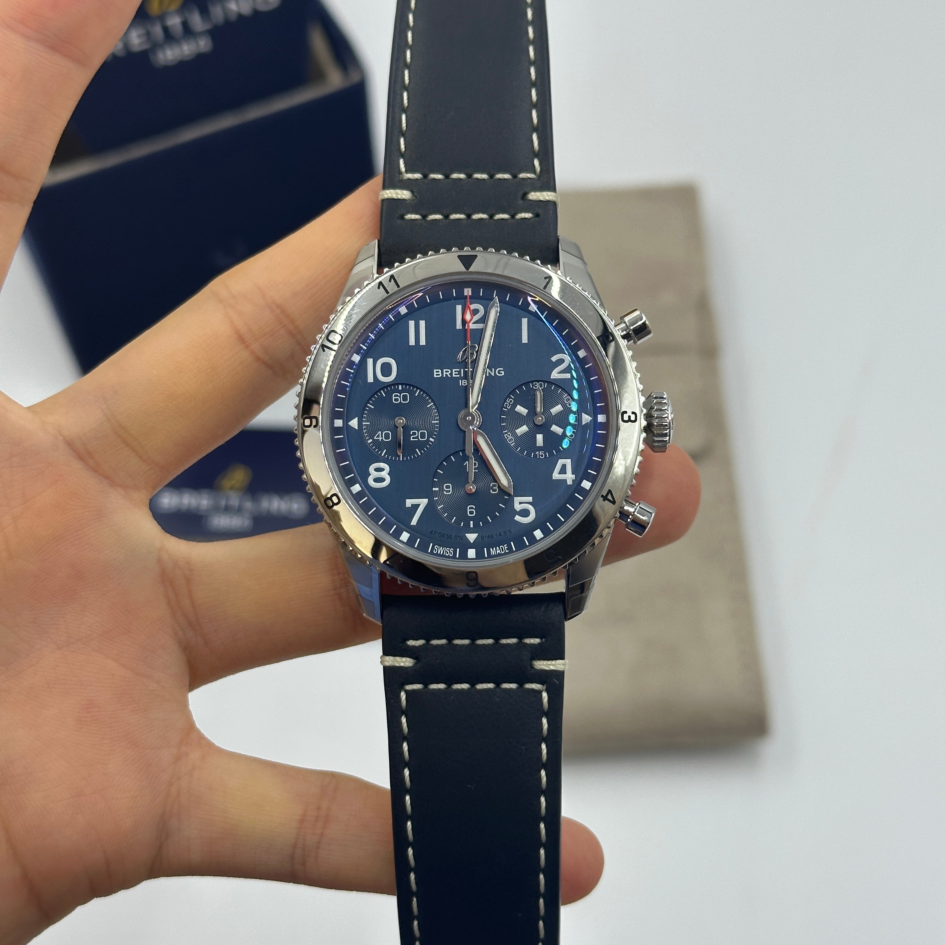 Breitling Classic AVI 42 mm Chronograph 42 Tribut an Vought F4U Corsair A233801A1C1A1 2025