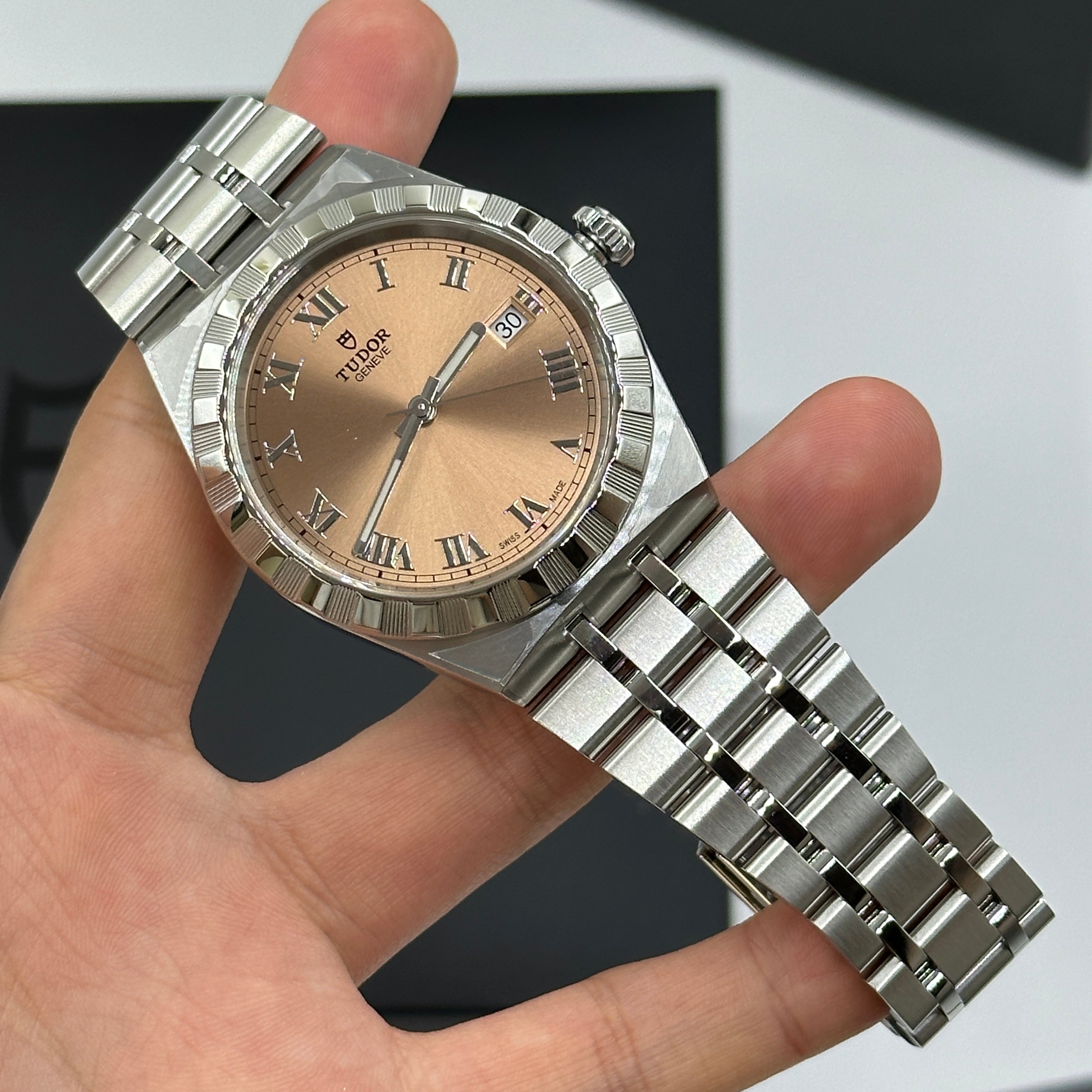 Tudor Tudor Royal 38 mm 28500-0007 Rosa Roman 2023