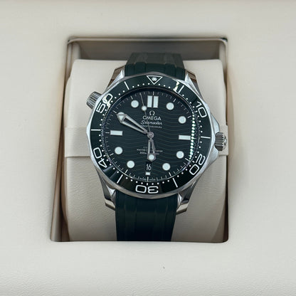Omega Seamaster Diver 300M 42 mm grüner Kautschuk 210.32.42.20.10.001