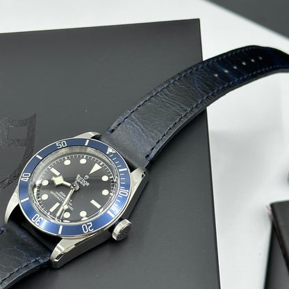 Tudor Black Bay 41 mm 79230B-0007 Blaues Leder 2024