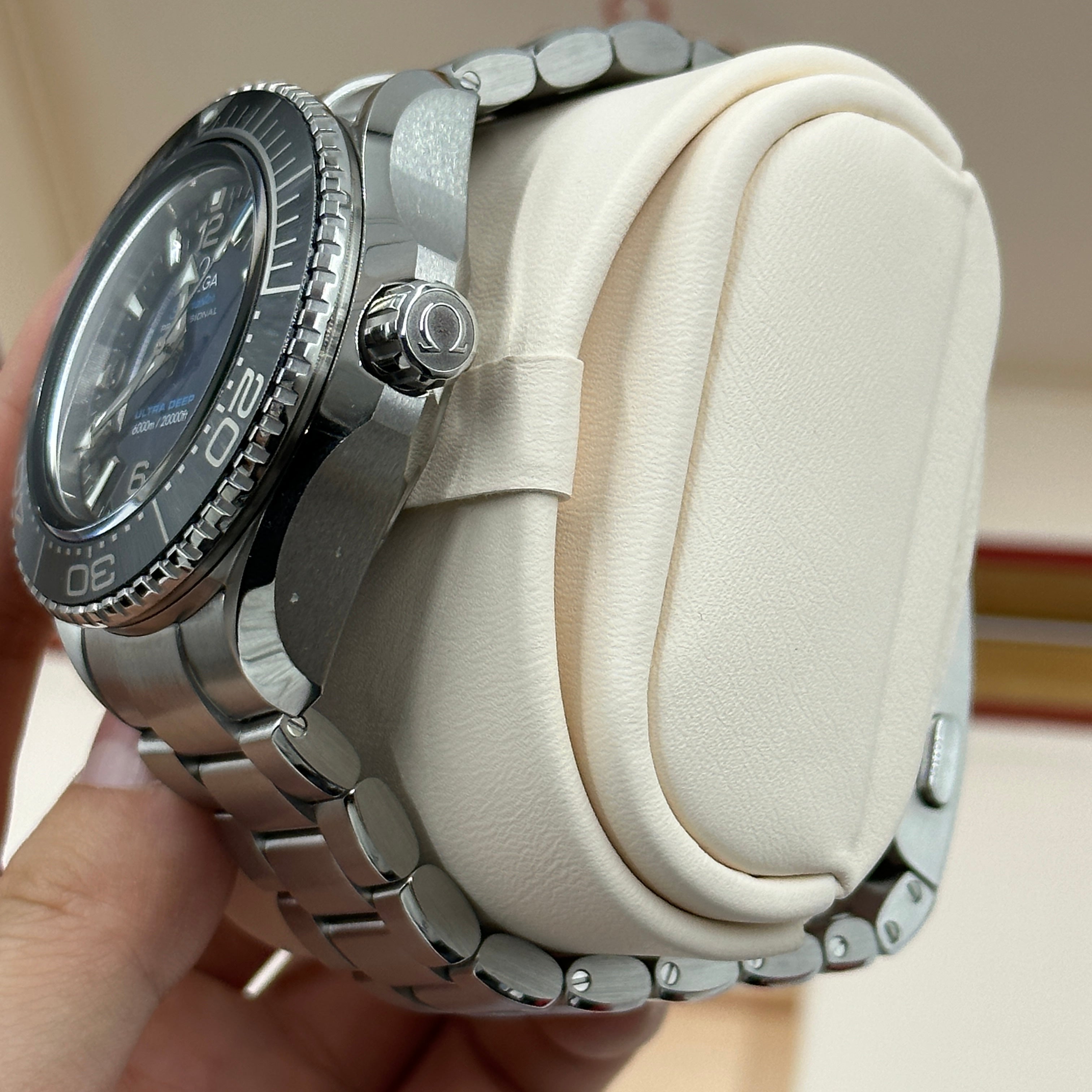 Omega Seamaster Planet Ocean 6000M 45,5 mm 215.30.46.21.03.001 2023