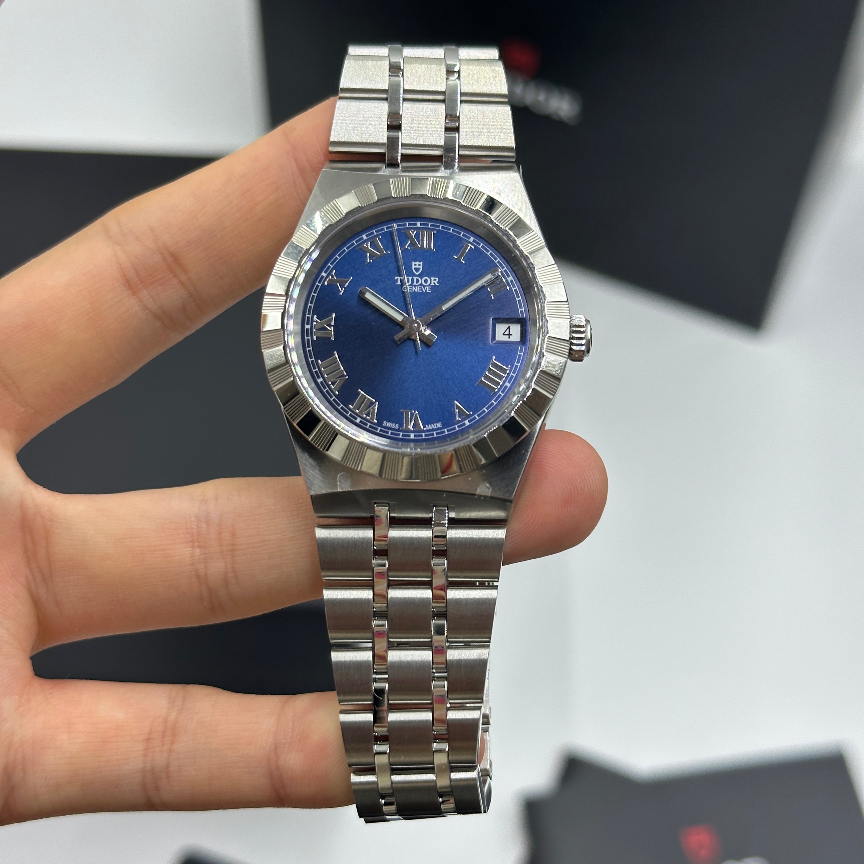 Tudor Tudor Royal 34 mm 28400-0006 Blauer römischer Stahl 2023