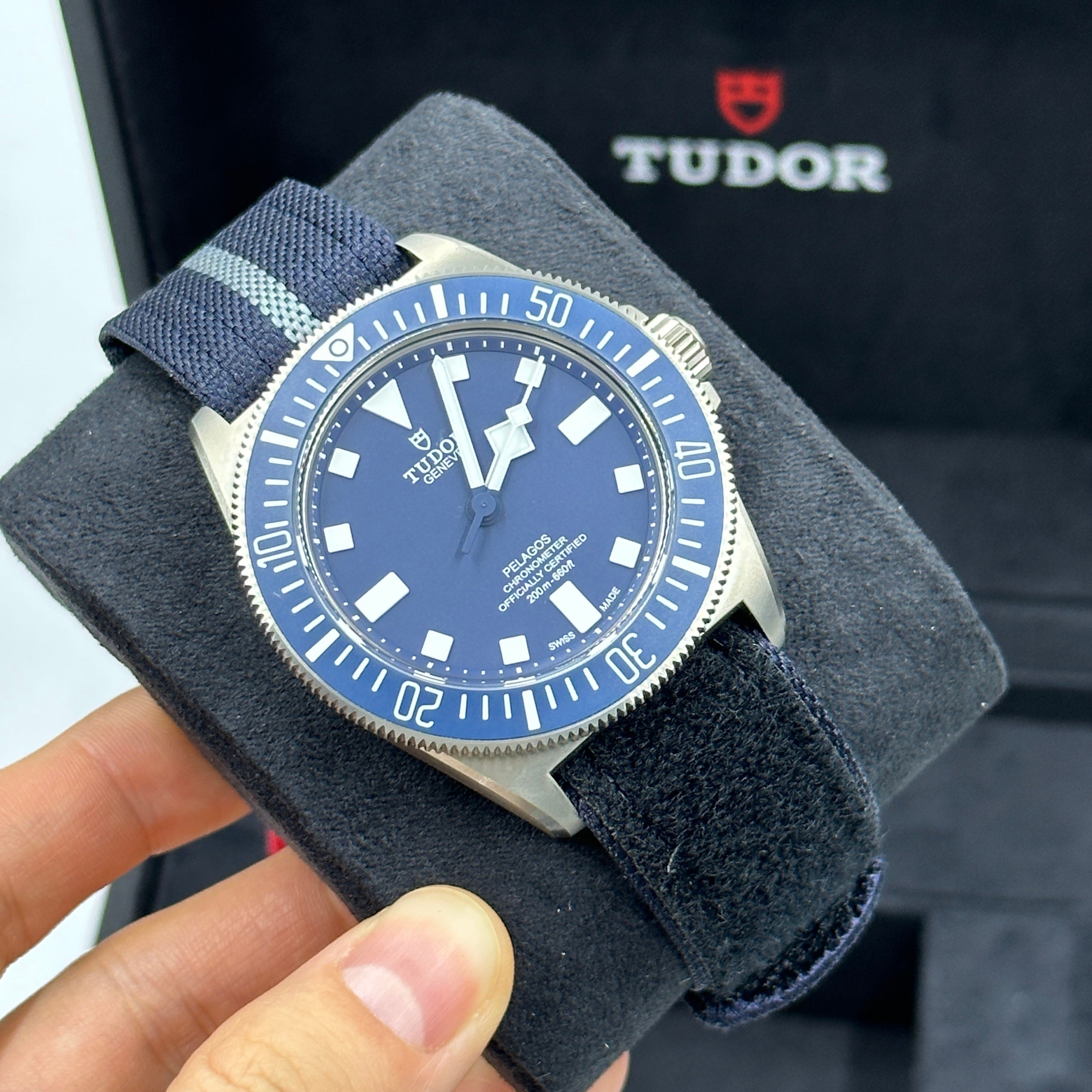 Tudor Pelagos FXD 42 mm 25707B/23-0001 Blauer Stoff 2024