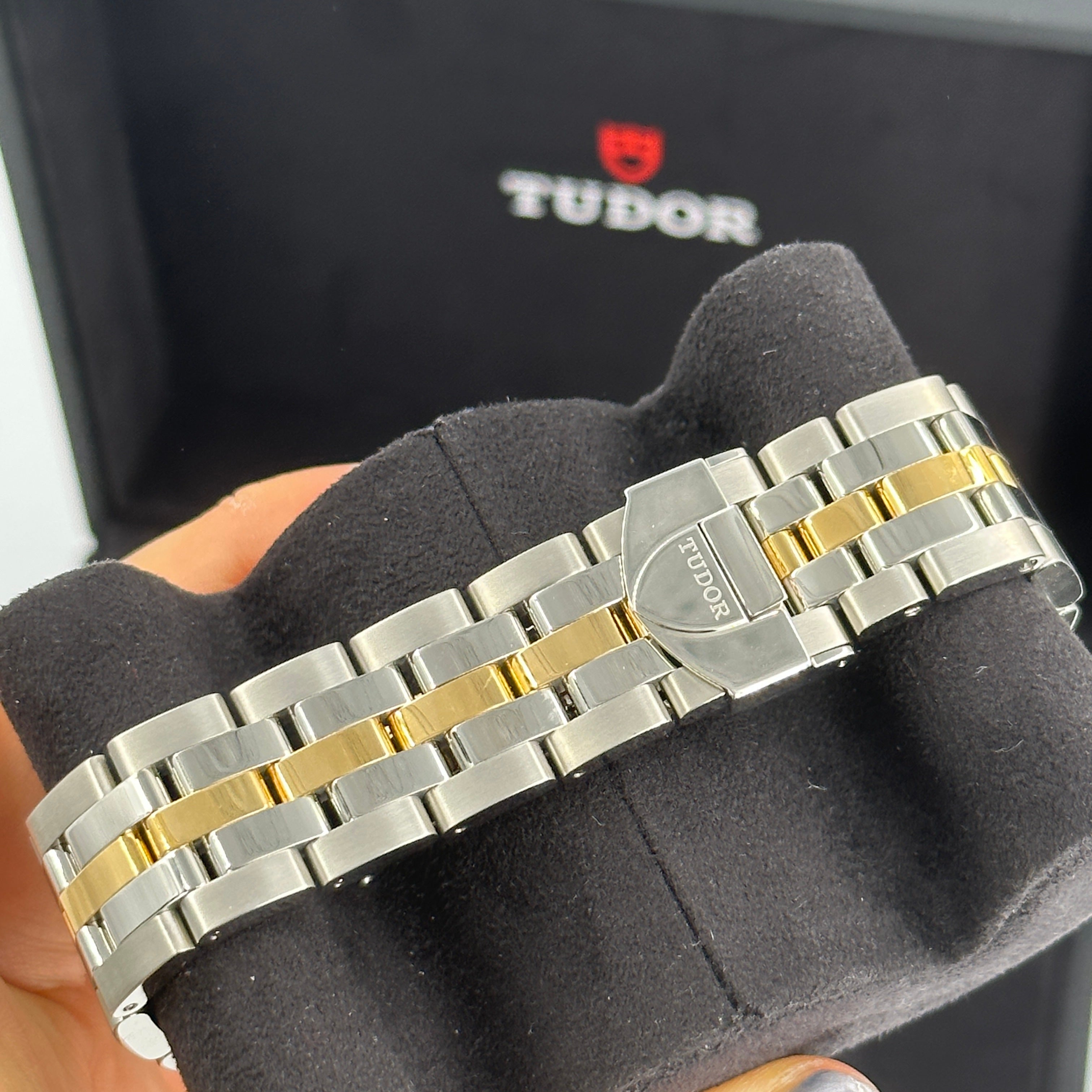 Tudor Glamour Double Date 42mm 57103-0003 Champ 2024