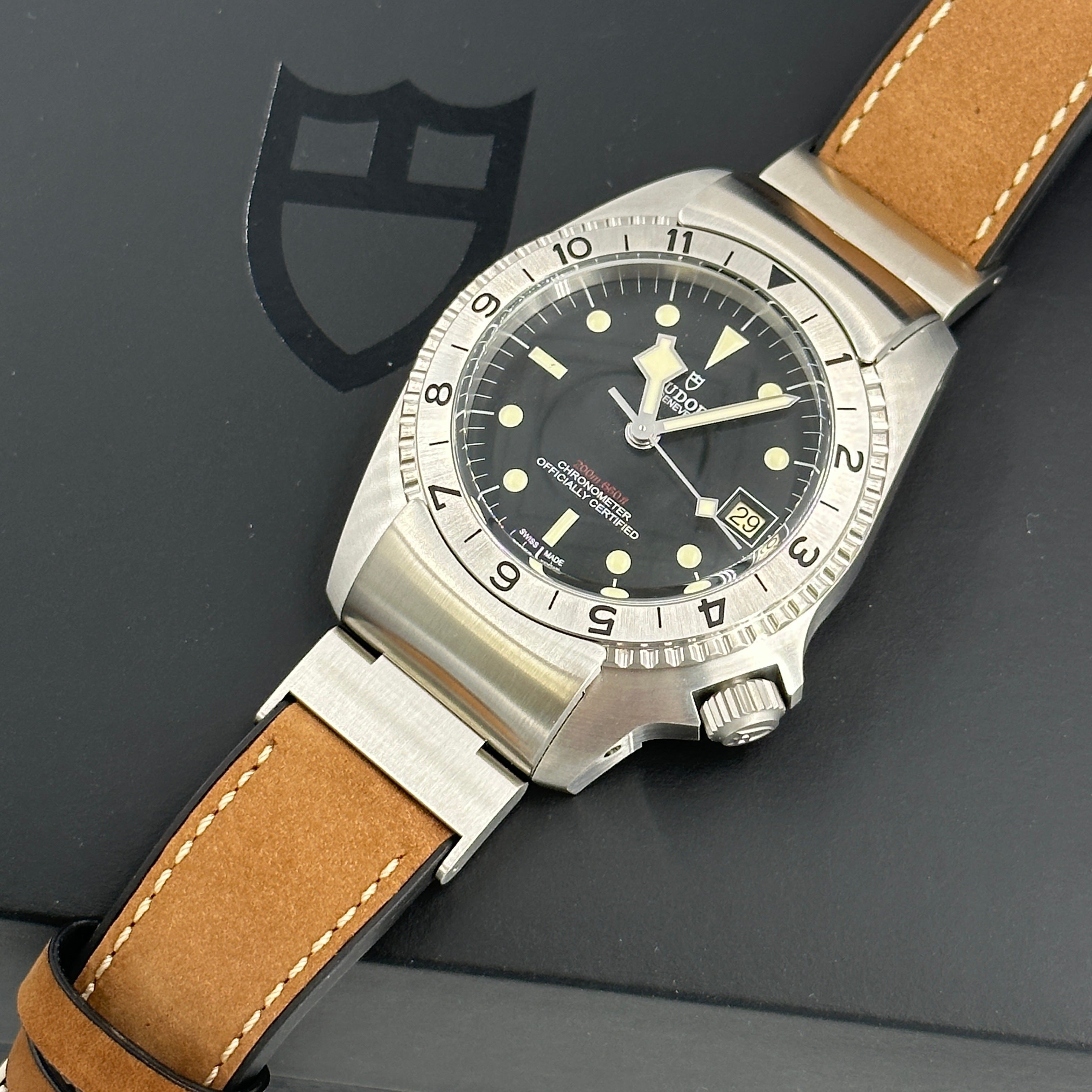 Tudor Black Bay P01 42 mm 70150-0001 Schwarzes Leder 2024