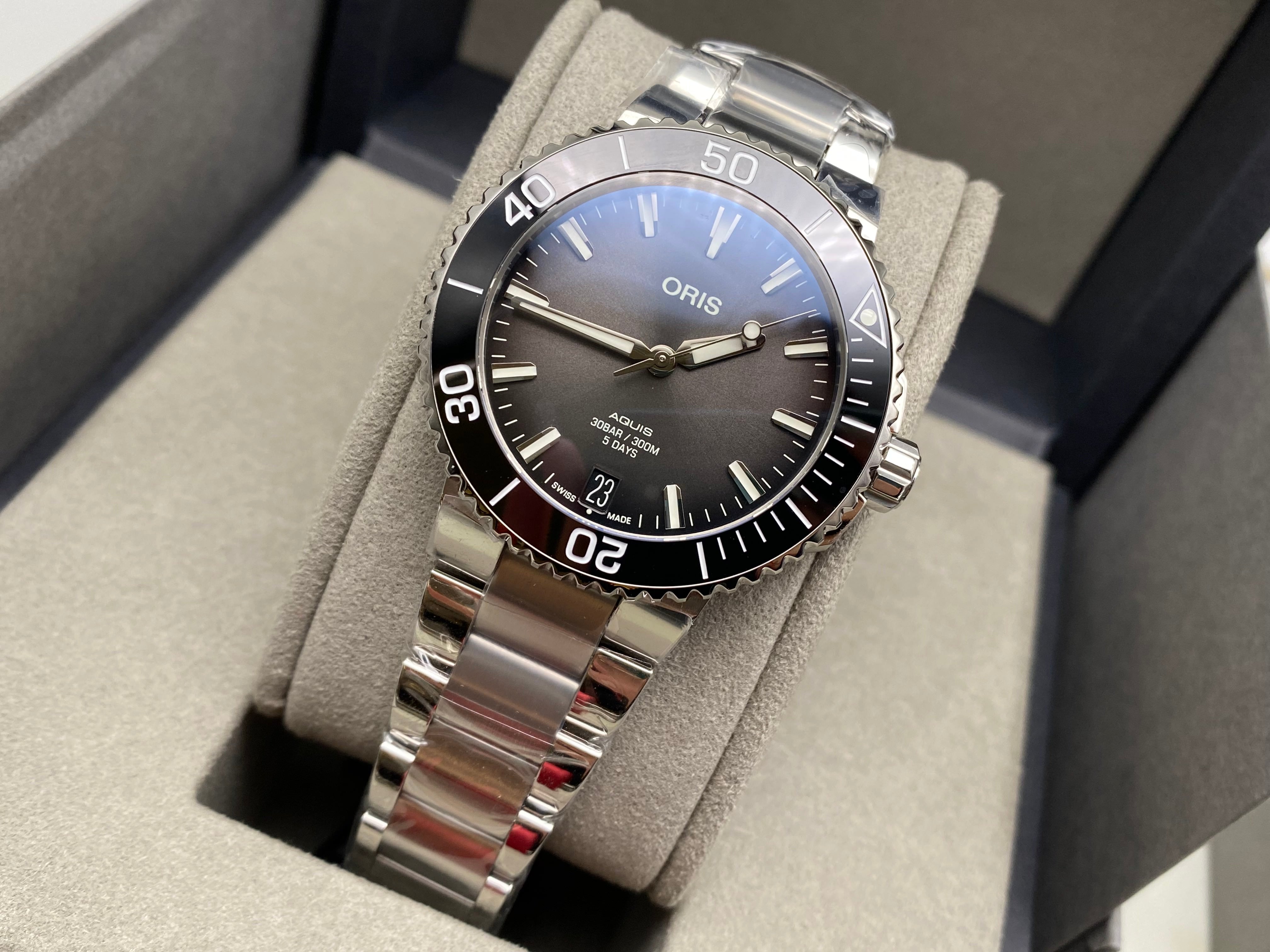 Oris Aquis 41,5 mm 01 400 7769 4154 2025