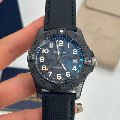 Breitling Avenger 42 mm Automatik 42 Night Mission S17328101B1X1 2025