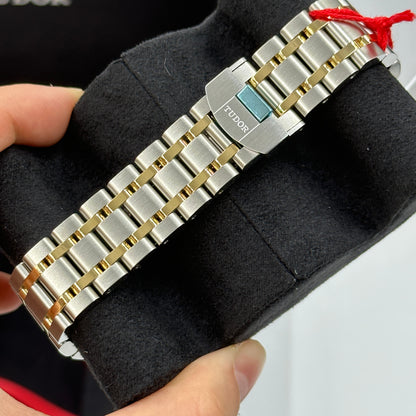 Tudor Tudor Royal 41 mm 28603-0003 Schwarz Roman 2023