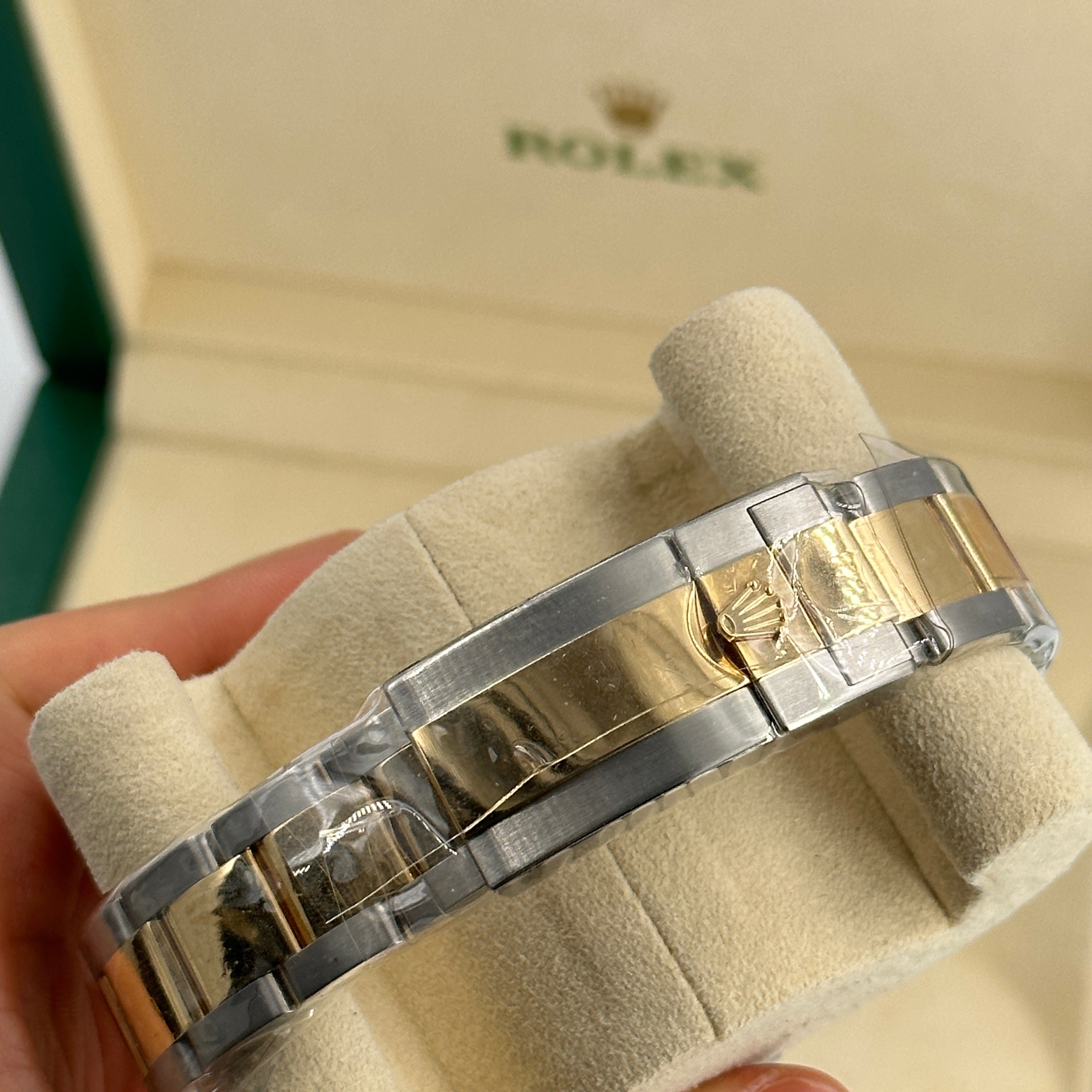 Rolex GMT-Master II 40 mm 116713Ln 2021