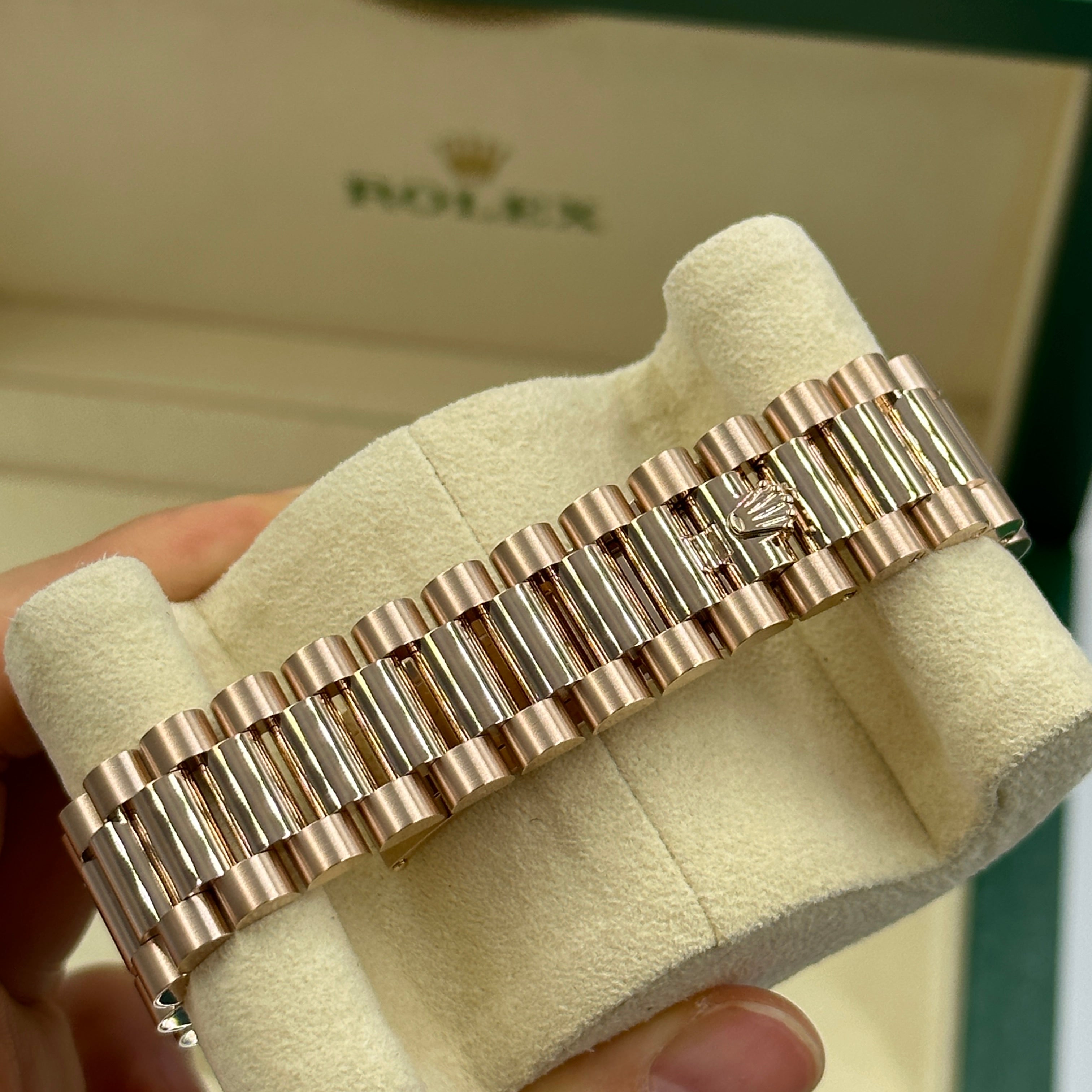Rolex Day-Date 36 36mm 128235A Blau 2024