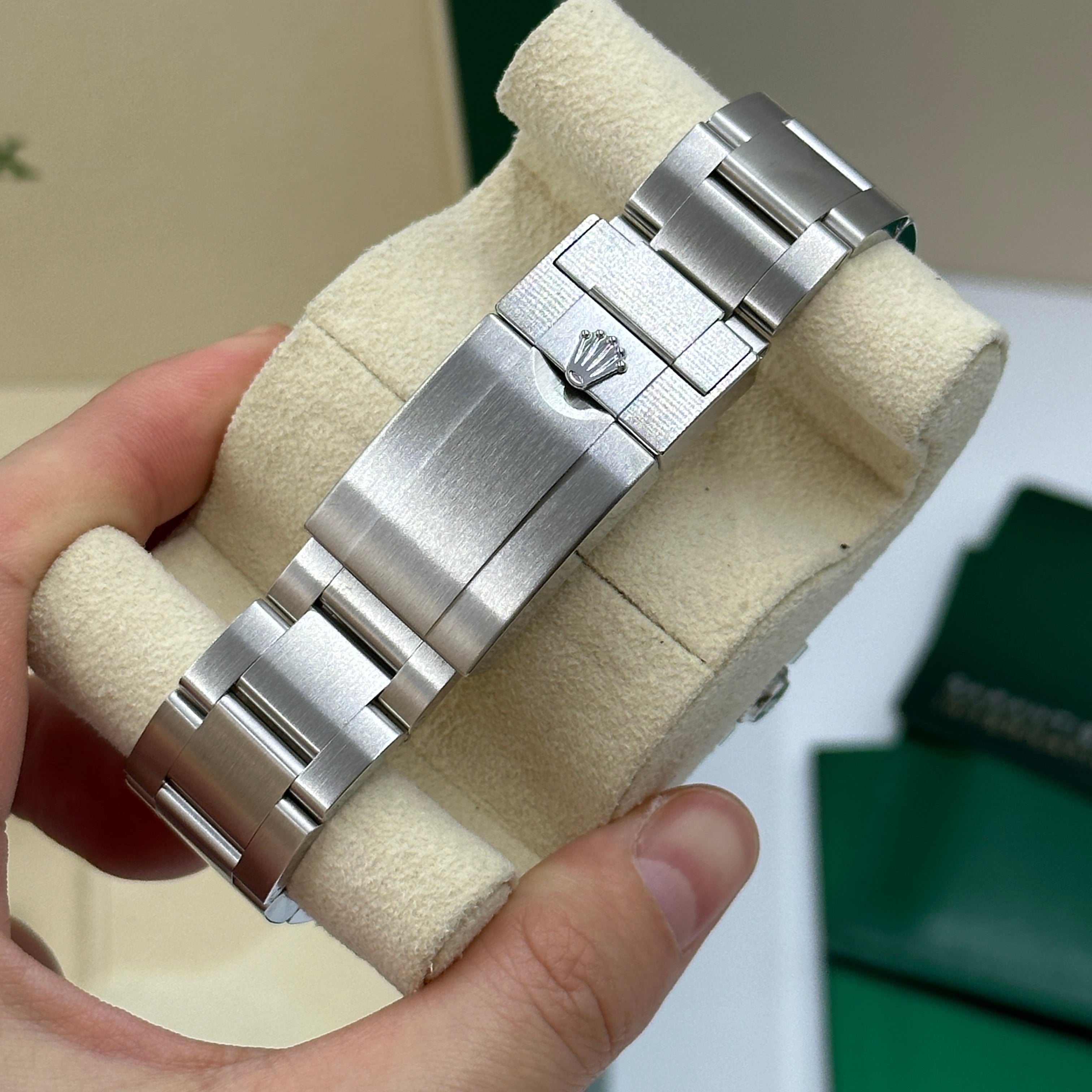 Rolex Explorer II 42 mm 226570 Schwarz 2023