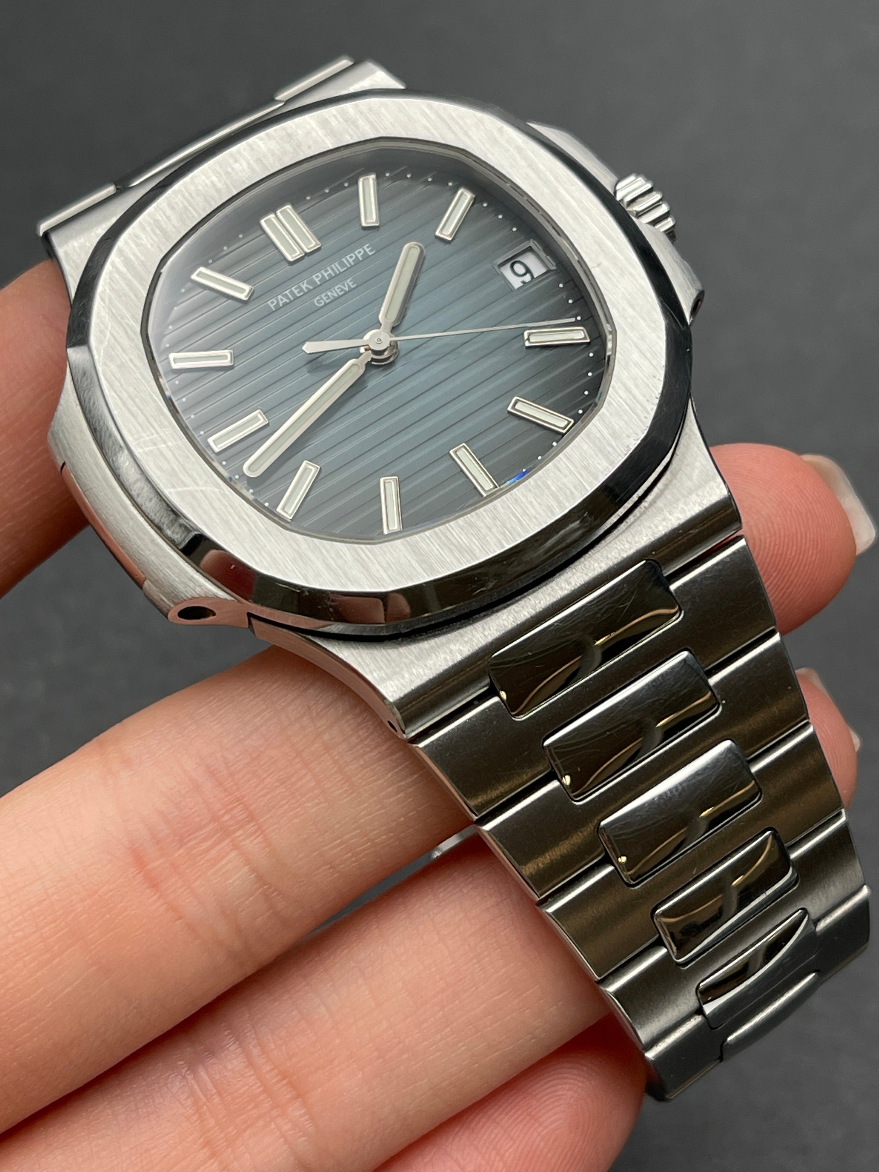 Patek Philippe Nautilus 5711/1A‑010 Stahl 40 mm blaues Zifferblatt