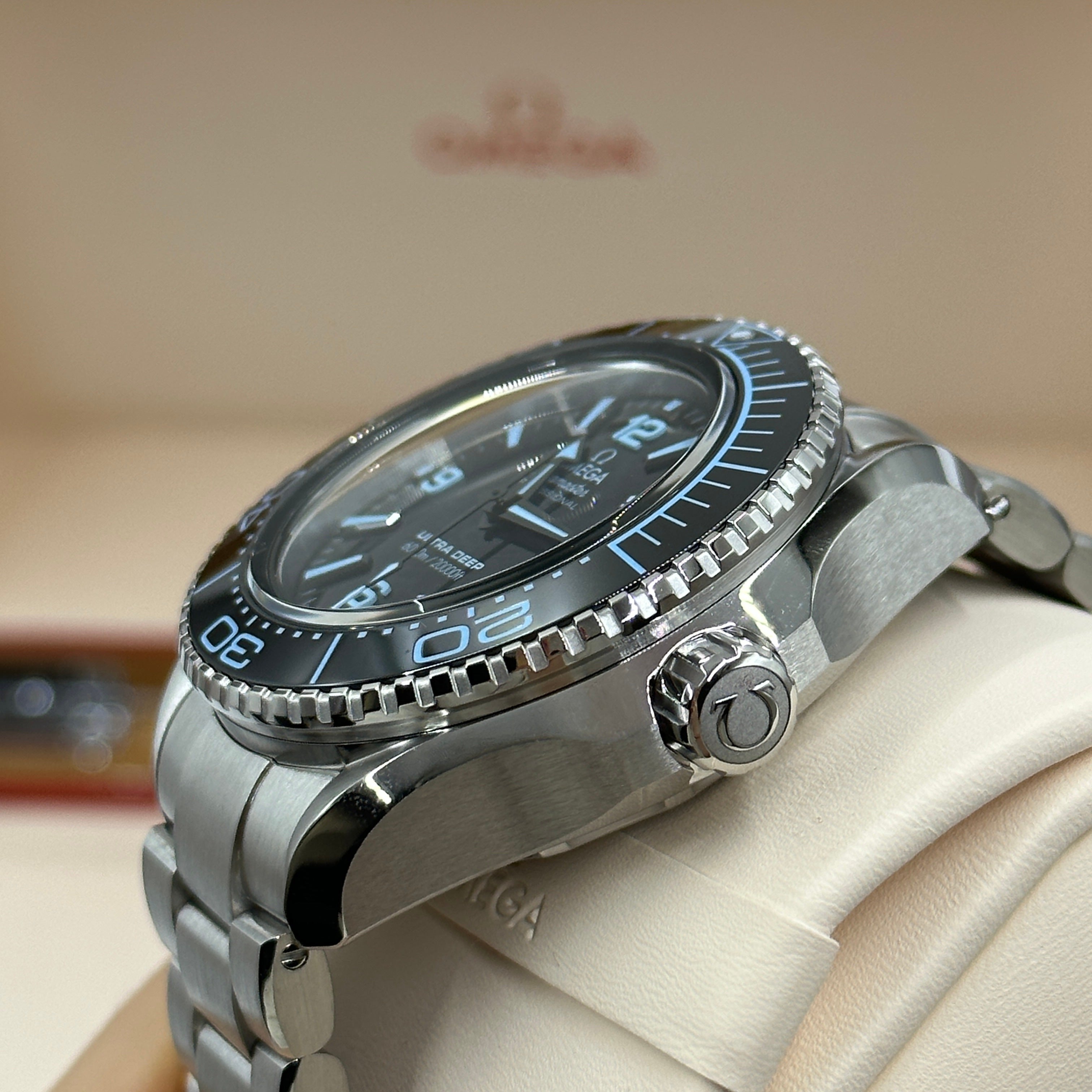 Omega Seamaster Planet Ocean 6000M 45,5 mm 215.30.46.21.03.002 2024