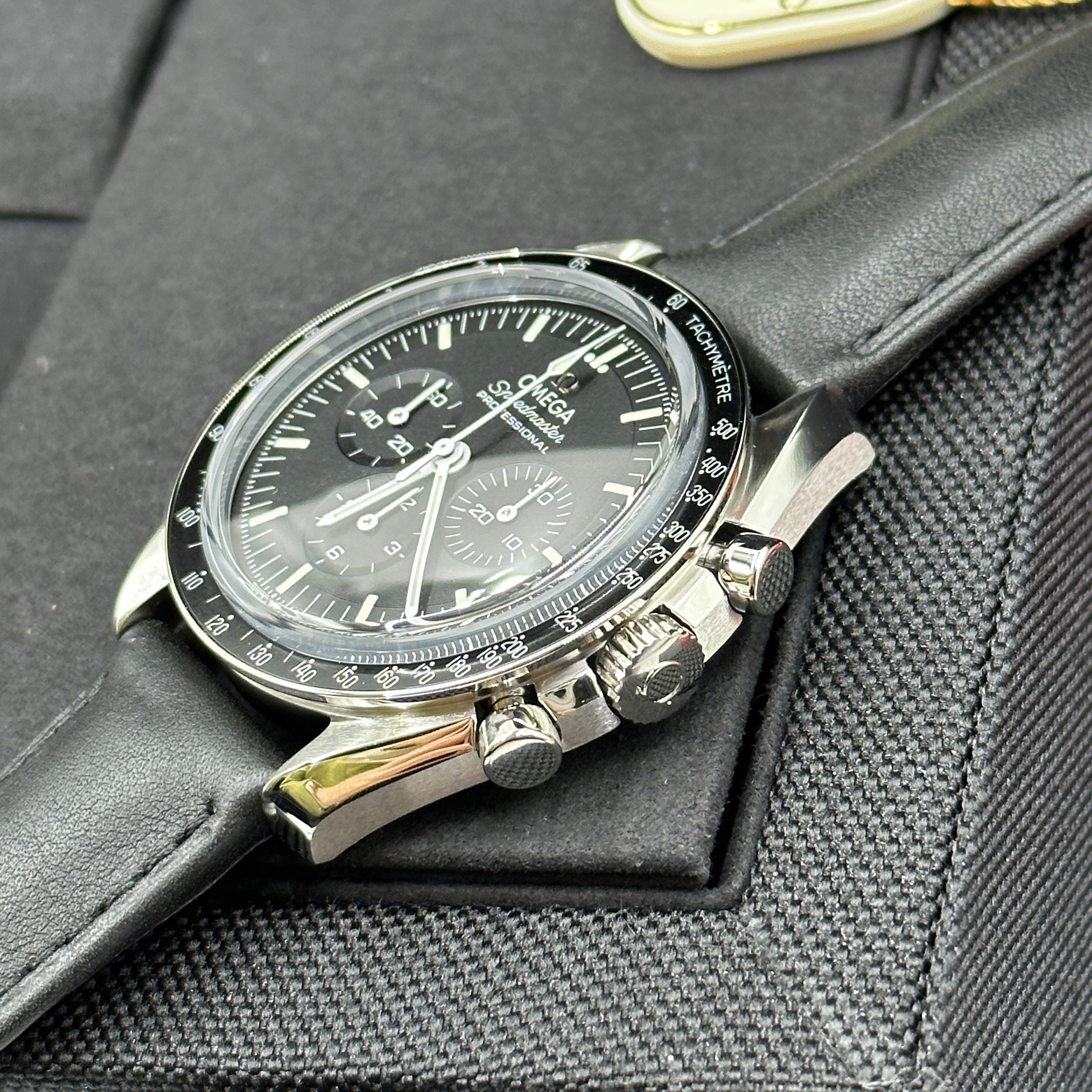 Omega Speedmaster Moonwatch Professional 42 mm 310.32.42.50.01.002 2025 KCK
