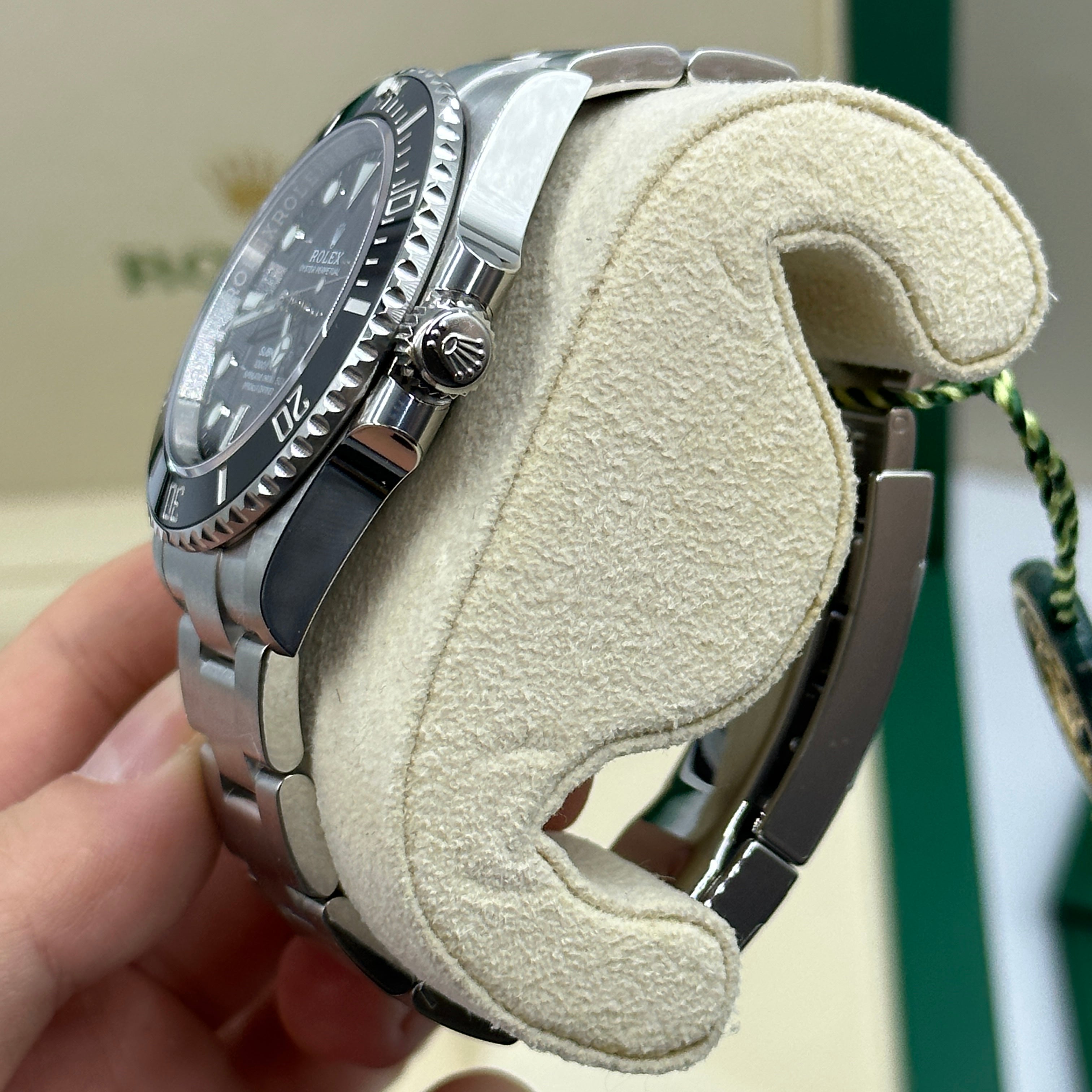 Rolex Submariner 41 mm 124060 2025