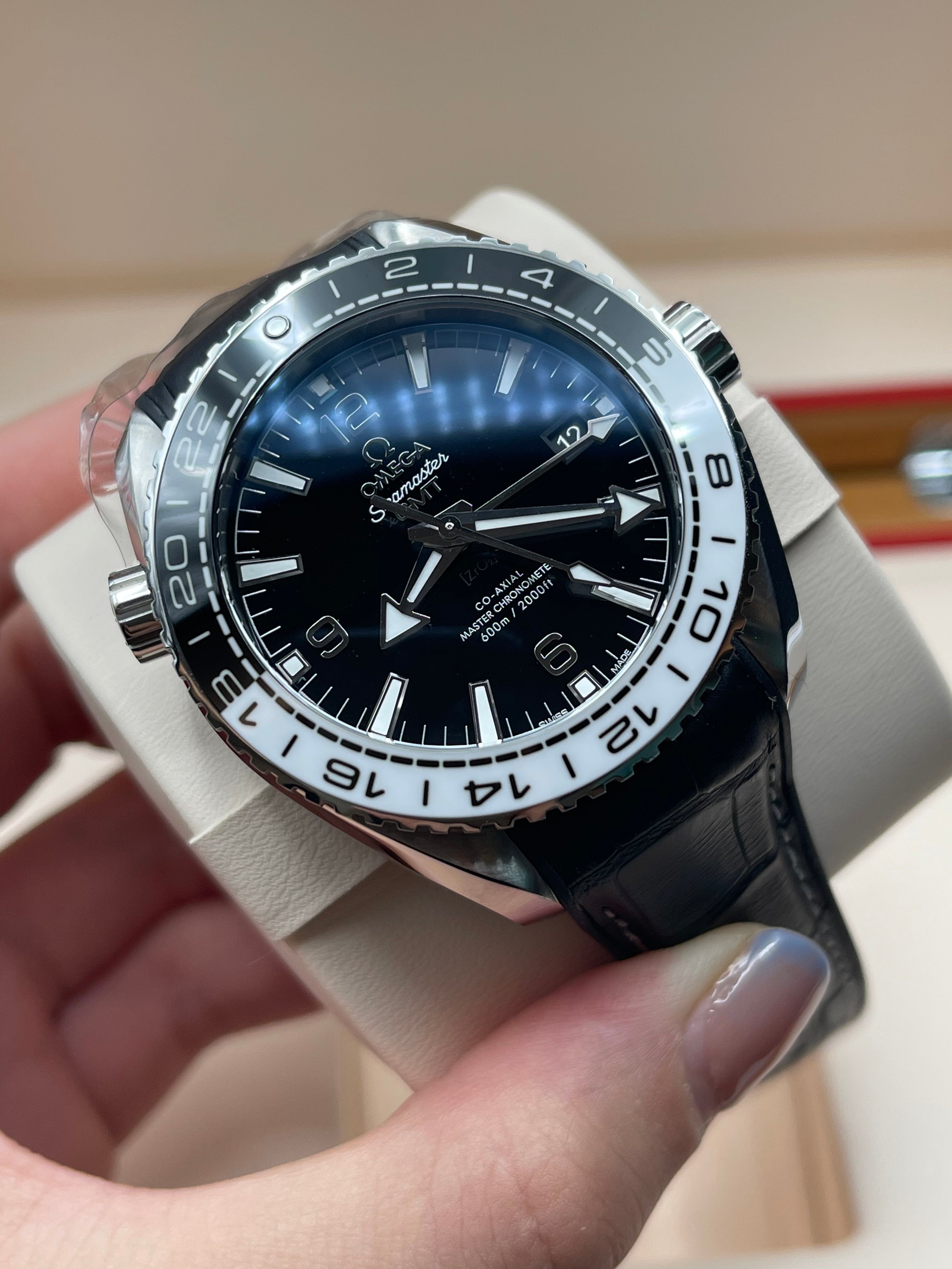 Omega Seamaster Planet Ocean 600M 43,5 mm 215.33.44.22.01.001 2025