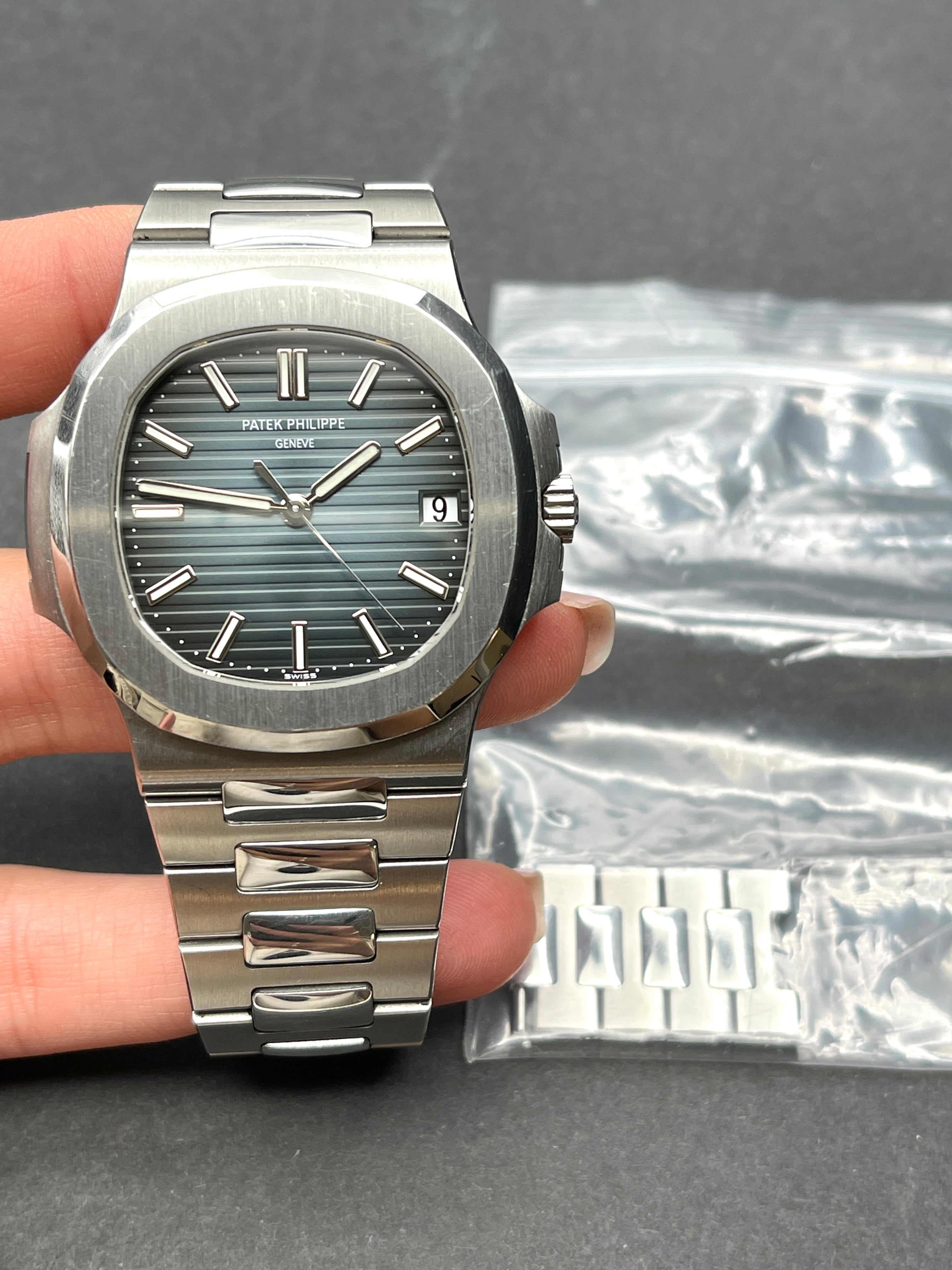 Patek Philippe Nautilus 5711/1A‑010 Stahl 40 mm blaues Zifferblatt