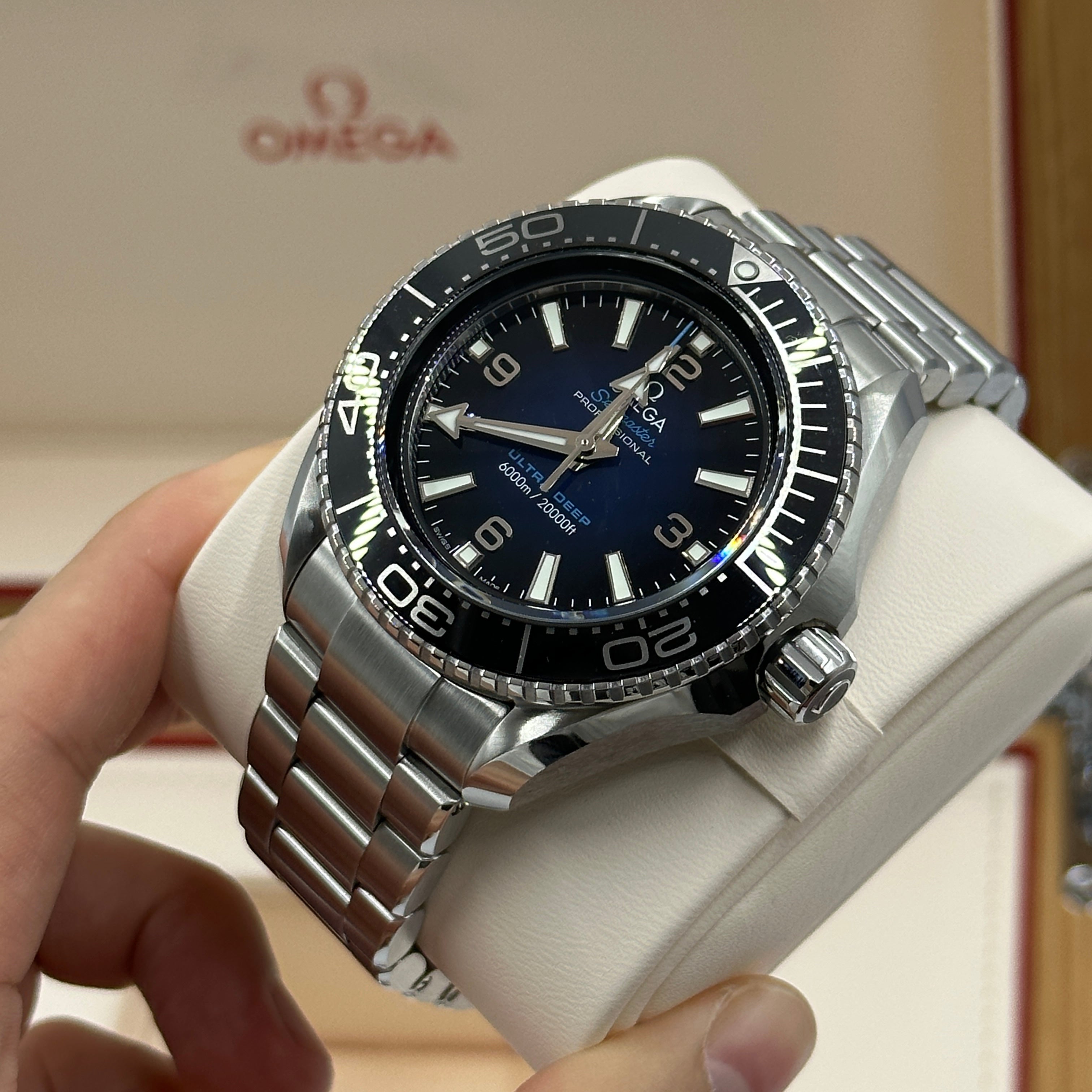 Omega Seamaster Planet Ocean 6000M 45,5 mm 215.30.46.21.03.001 2023
