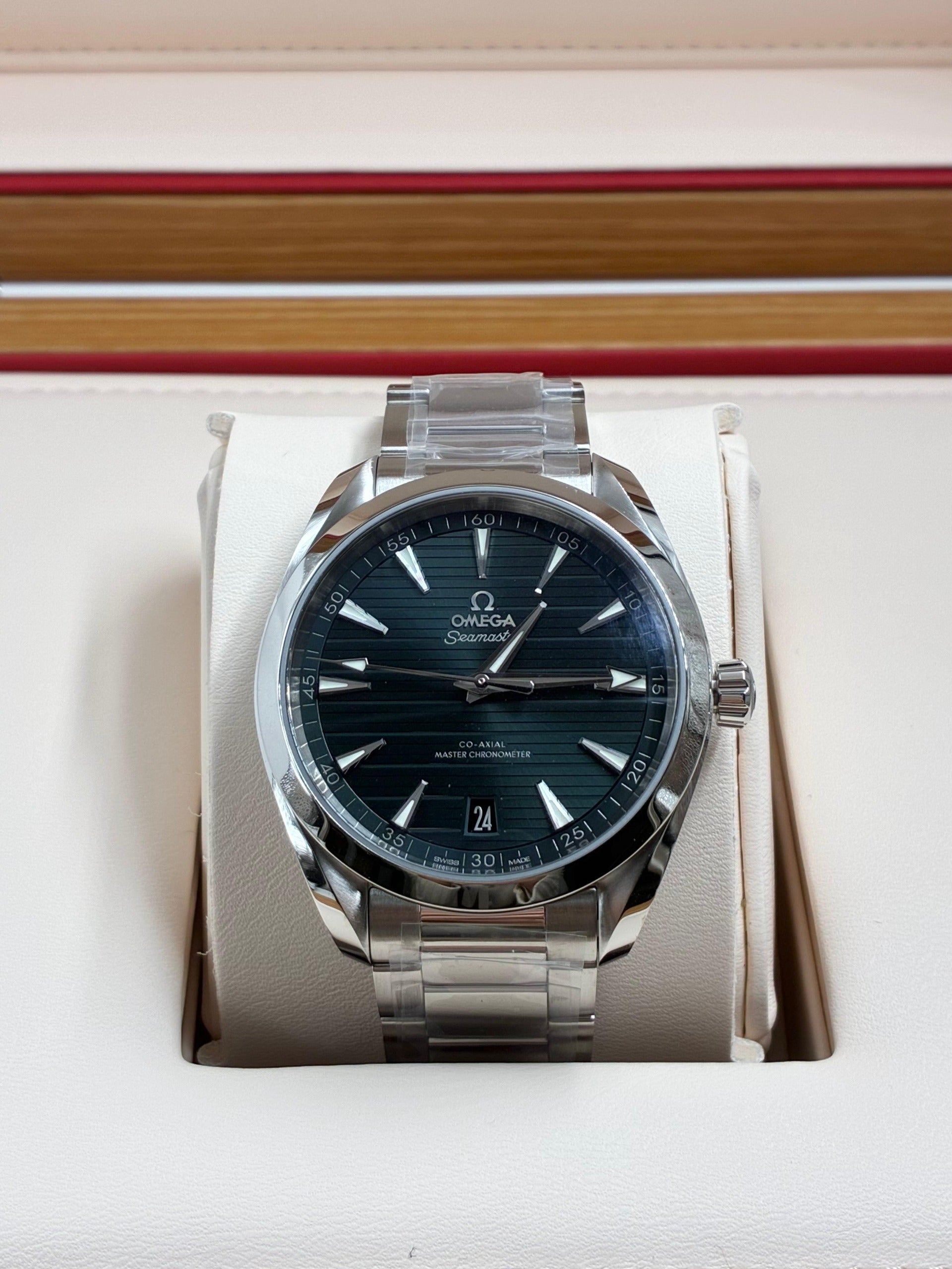 OMEGA Seamaster Aqua Terra  220.10.41.21.10.001