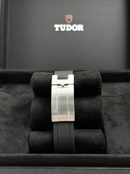 TUDOR Black Bay  M7941A1A0NU-0002
