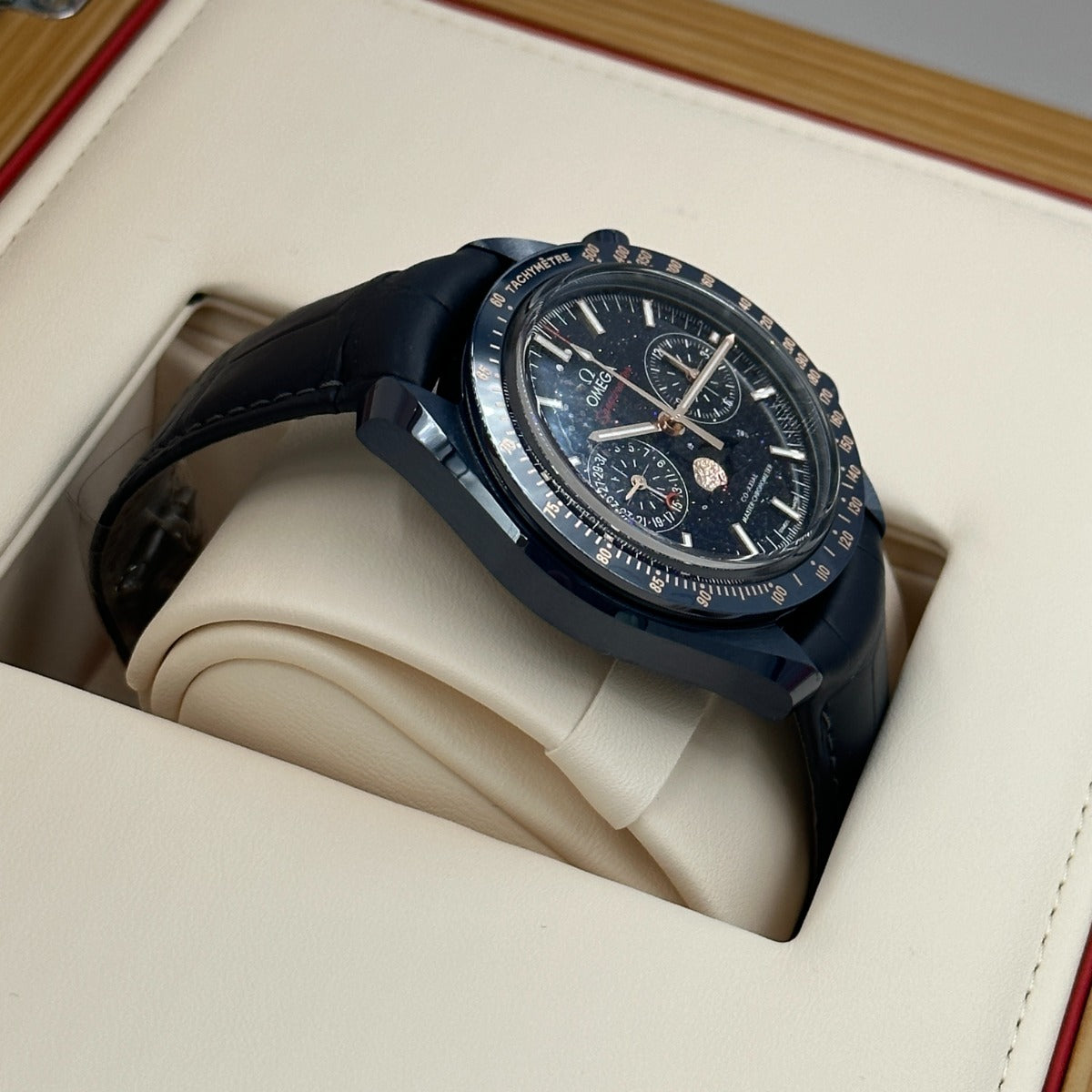 Omega Speedmaster Moonwatch Moonphase 304.93.44.52.03.002 2026